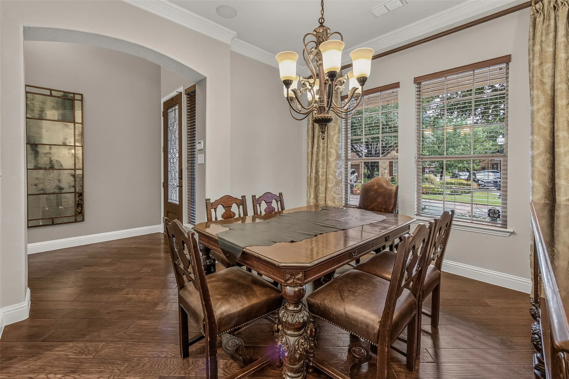 Single Family Residence For Sale in Tarrant County , 6820 River Park Circle, Fort Worth, Texas 76116, 3 Bedroom, 4 Bathroom, 2 Garage spaces, 3,235 Sqft, built in 2006, mls#21403585, Real Estate Agent in Fort Worth, Homes For Sale in Tarrant county, Homes For Sale in Fort Worth, Realtor in Fort Worth Texas, Real Estate Brokerage Independent Realty Texas, Luminita Cordes Realtor