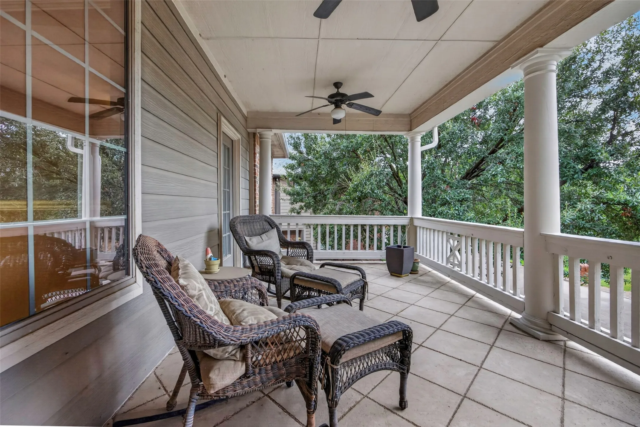 Single Family Residence For Sale in Tarrant County , 6820 River Park Circle, Fort Worth, Texas 76116, 3 Bedroom, 4 Bathroom, 2 Garage spaces, 3,235 Sqft, built in 2006, mls#21403585, Real Estate Agent in Fort Worth, Homes For Sale in Tarrant county, Homes For Sale in Fort Worth, Realtor in Fort Worth Texas, Real Estate Brokerage Independent Realty Texas, Luminita Cordes Realtor