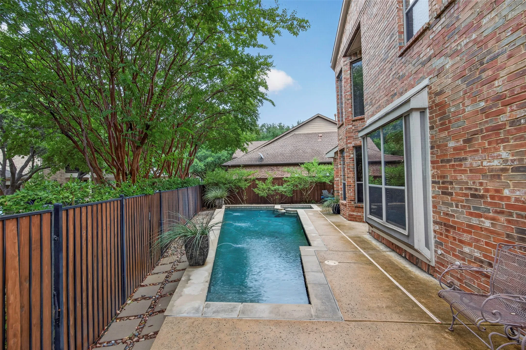 Single Family Residence For Sale in Tarrant County , 6820 River Park Circle, Fort Worth, Texas 76116, 3 Bedroom, 4 Bathroom, 2 Garage spaces, 3,235 Sqft, built in 2006, mls#21403585, Real Estate Agent in Fort Worth, Homes For Sale in Tarrant county, Homes For Sale in Fort Worth, Realtor in Fort Worth Texas, Real Estate Brokerage Independent Realty Texas, Luminita Cordes Realtor