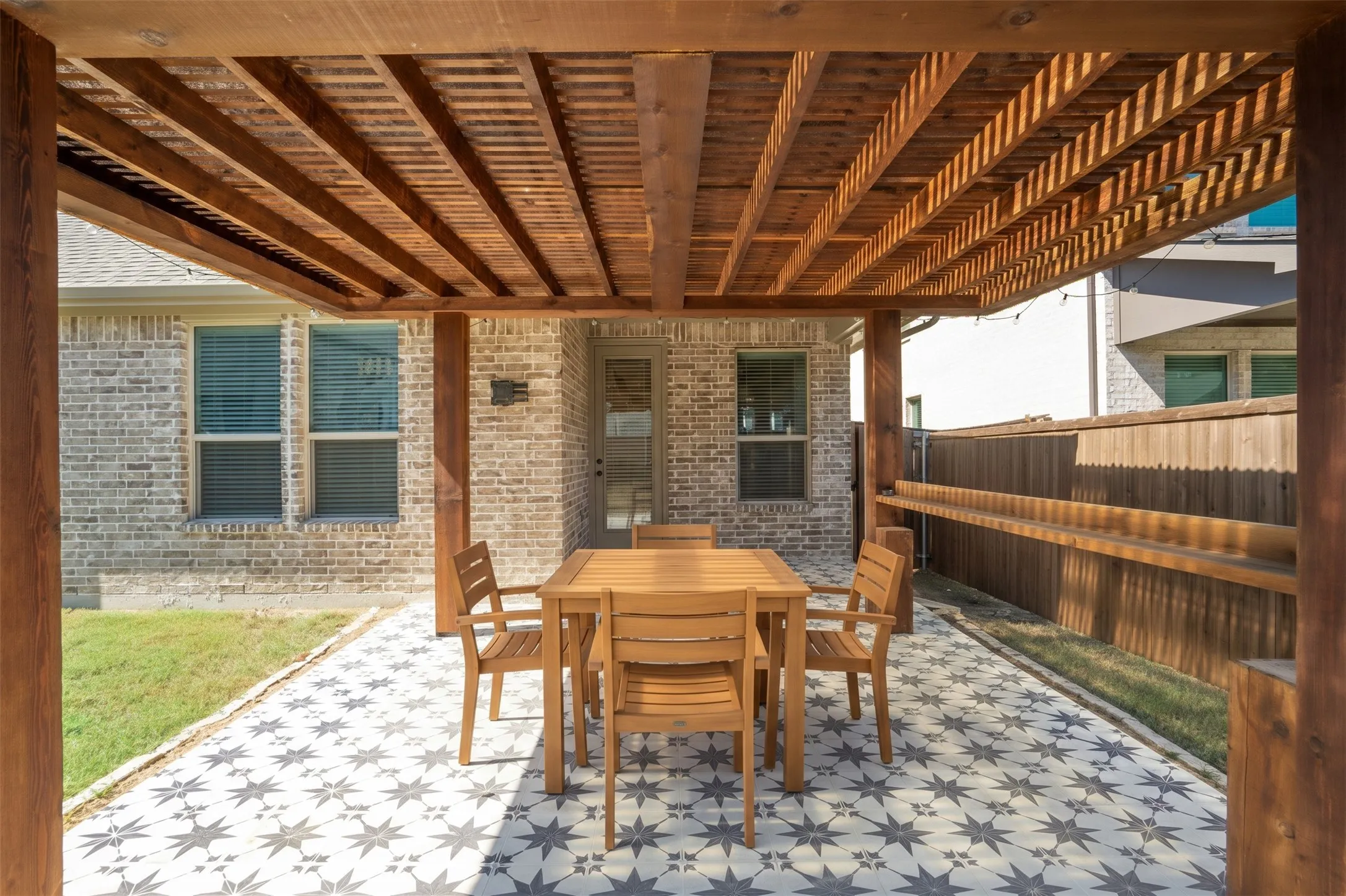 Single Family Residence For Sale in Denton County , 1373 Silverthorn Trail, Justin, Texas 76247, 4 Bedroom, 2 Bathroom, 2 Garage spaces, 2,044 Sqft, built in 2022, mls#21405455, Real Estate Agent in Justin, Homes For Sale in Denton county, Homes For Sale in Justin, Realtor in Justin Texas, Real Estate Brokerage Independent Realty Texas, Luminita Cordes Realtor