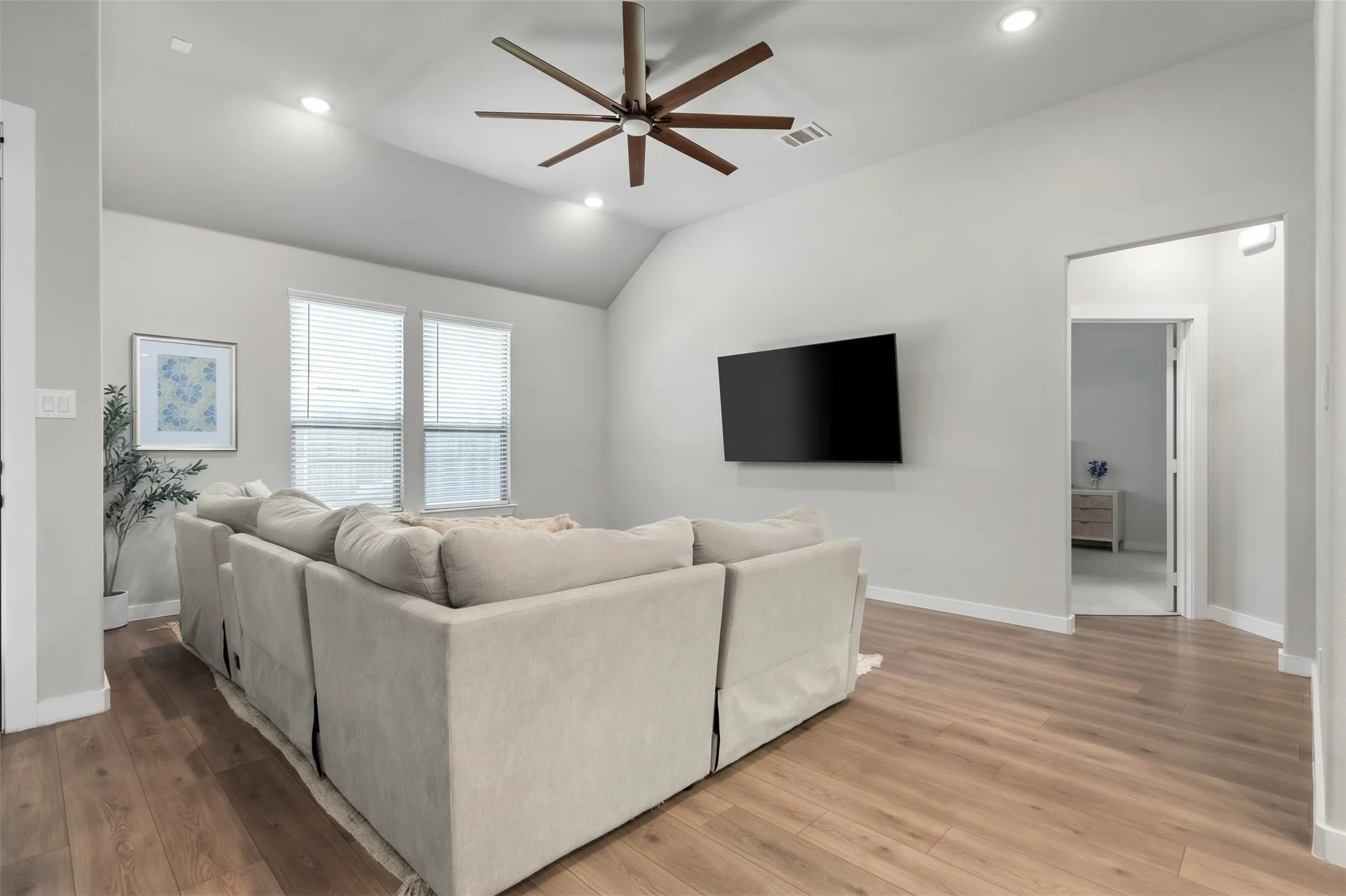 Single Family Residence For Sale in Denton County , 1373 Silverthorn Trail, Justin, Texas 76247, 4 Bedroom, 2 Bathroom, 2 Garage spaces, 2,044 Sqft, built in 2022, mls#21405455, Real Estate Agent in Justin, Homes For Sale in Denton county, Homes For Sale in Justin, Realtor in Justin Texas, Real Estate Brokerage Independent Realty Texas, Luminita Cordes Realtor