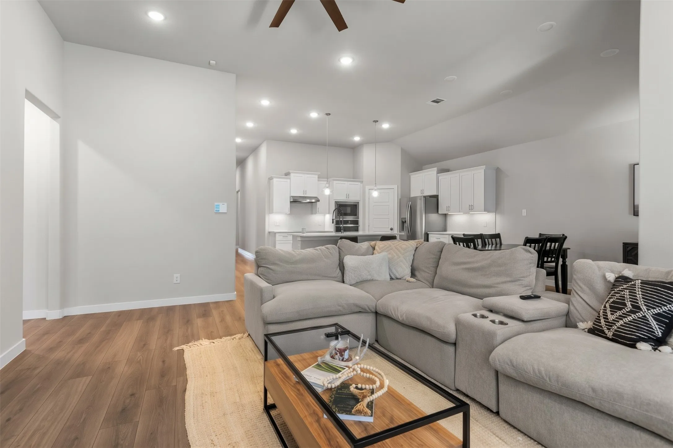 Single Family Residence For Sale in Denton County , 1373 Silverthorn Trail, Justin, Texas 76247, 4 Bedroom, 2 Bathroom, 2 Garage spaces, 2,044 Sqft, built in 2022, mls#21405455, Real Estate Agent in Justin, Homes For Sale in Denton county, Homes For Sale in Justin, Realtor in Justin Texas, Real Estate Brokerage Independent Realty Texas, Luminita Cordes Realtor