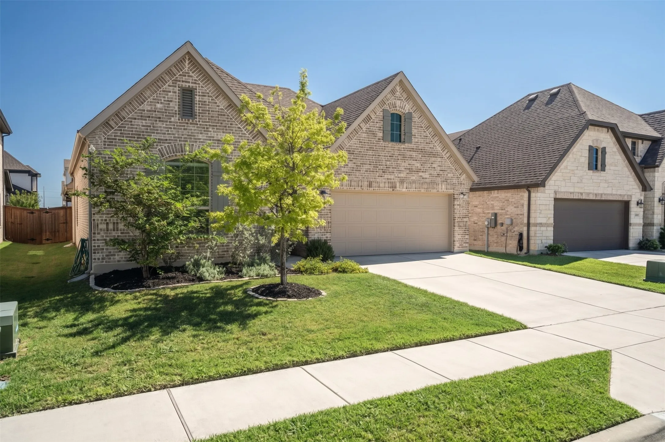 Single Family Residence For Sale in Denton County , 1373 Silverthorn Trail, Justin, Texas 76247, 4 Bedroom, 2 Bathroom, 2 Garage spaces, 2,044 Sqft, built in 2022, mls#21405455, Real Estate Agent in Justin, Homes For Sale in Denton county, Homes For Sale in Justin, Realtor in Justin Texas, Real Estate Brokerage Independent Realty Texas, Luminita Cordes Realtor