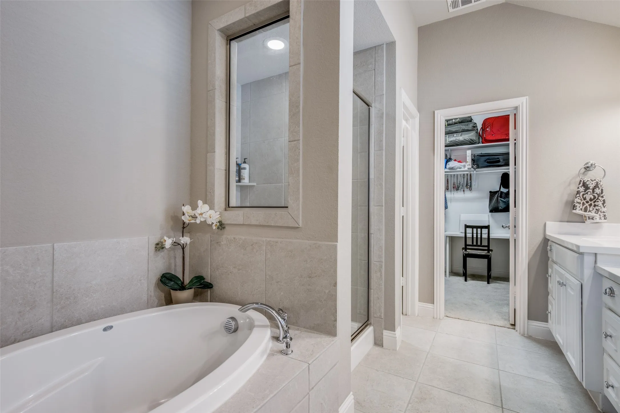 Single Family Residence For Sale in Kaufman County , 1538 Tavistock Road, Forney, Texas 75126, 4 Bedroom, 2 Bathroom, 2 Garage spaces, 2,262 Sqft, built in 2017, mls#21406643, Real Estate Agent in Forney, Homes For Sale in Kaufman county, Homes For Sale in Forney, Realtor in Forney Texas, Real Estate Brokerage Independent Realty Texas, Luminita Cordes Realtor