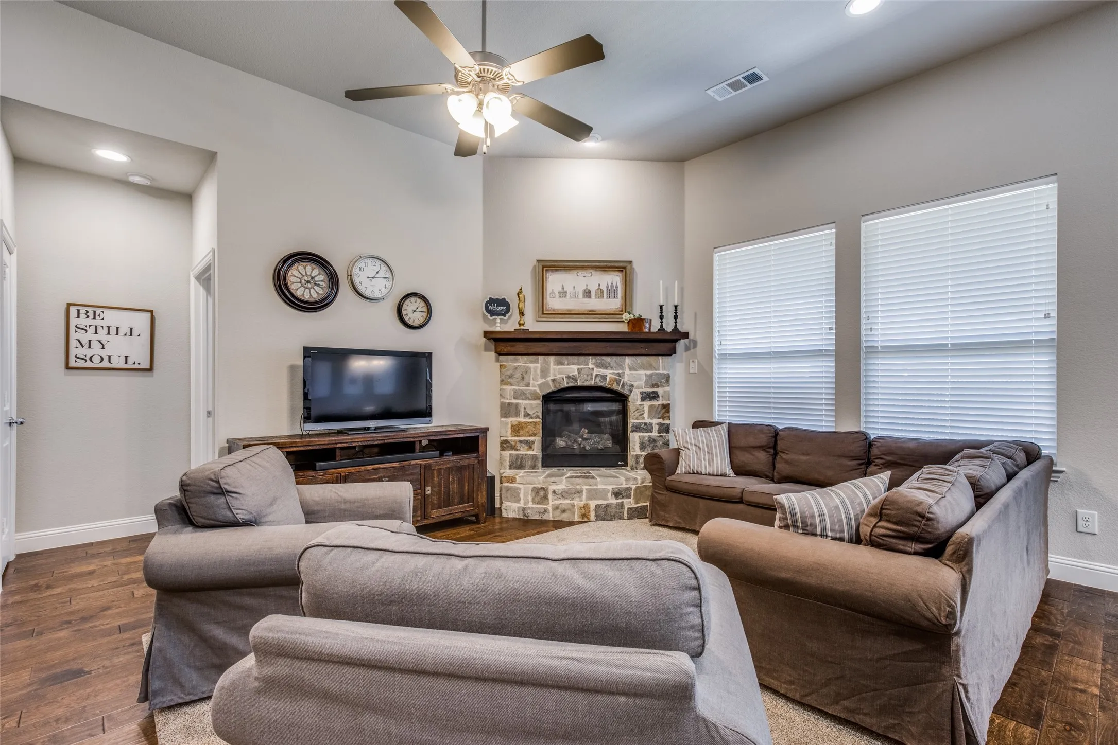Single Family Residence For Sale in Kaufman County , 1538 Tavistock Road, Forney, Texas 75126, 4 Bedroom, 2 Bathroom, 2 Garage spaces, 2,262 Sqft, built in 2017, mls#21406643, Real Estate Agent in Forney, Homes For Sale in Kaufman county, Homes For Sale in Forney, Realtor in Forney Texas, Real Estate Brokerage Independent Realty Texas, Luminita Cordes Realtor