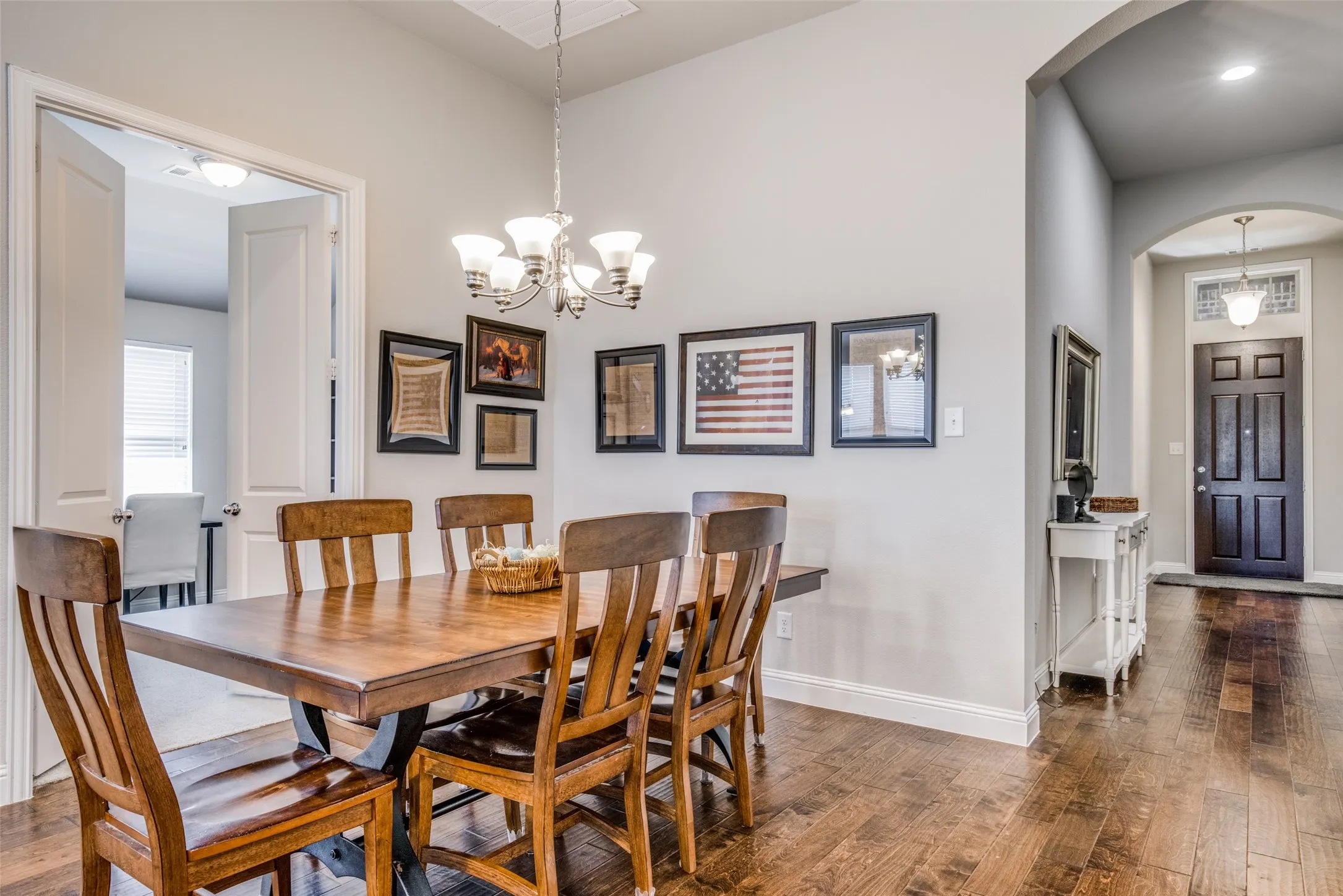 Single Family Residence For Sale in Kaufman County , 1538 Tavistock Road, Forney, Texas 75126, 4 Bedroom, 2 Bathroom, 2 Garage spaces, 2,262 Sqft, built in 2017, mls#21406643, Real Estate Agent in Forney, Homes For Sale in Kaufman county, Homes For Sale in Forney, Realtor in Forney Texas, Real Estate Brokerage Independent Realty Texas, Luminita Cordes Realtor