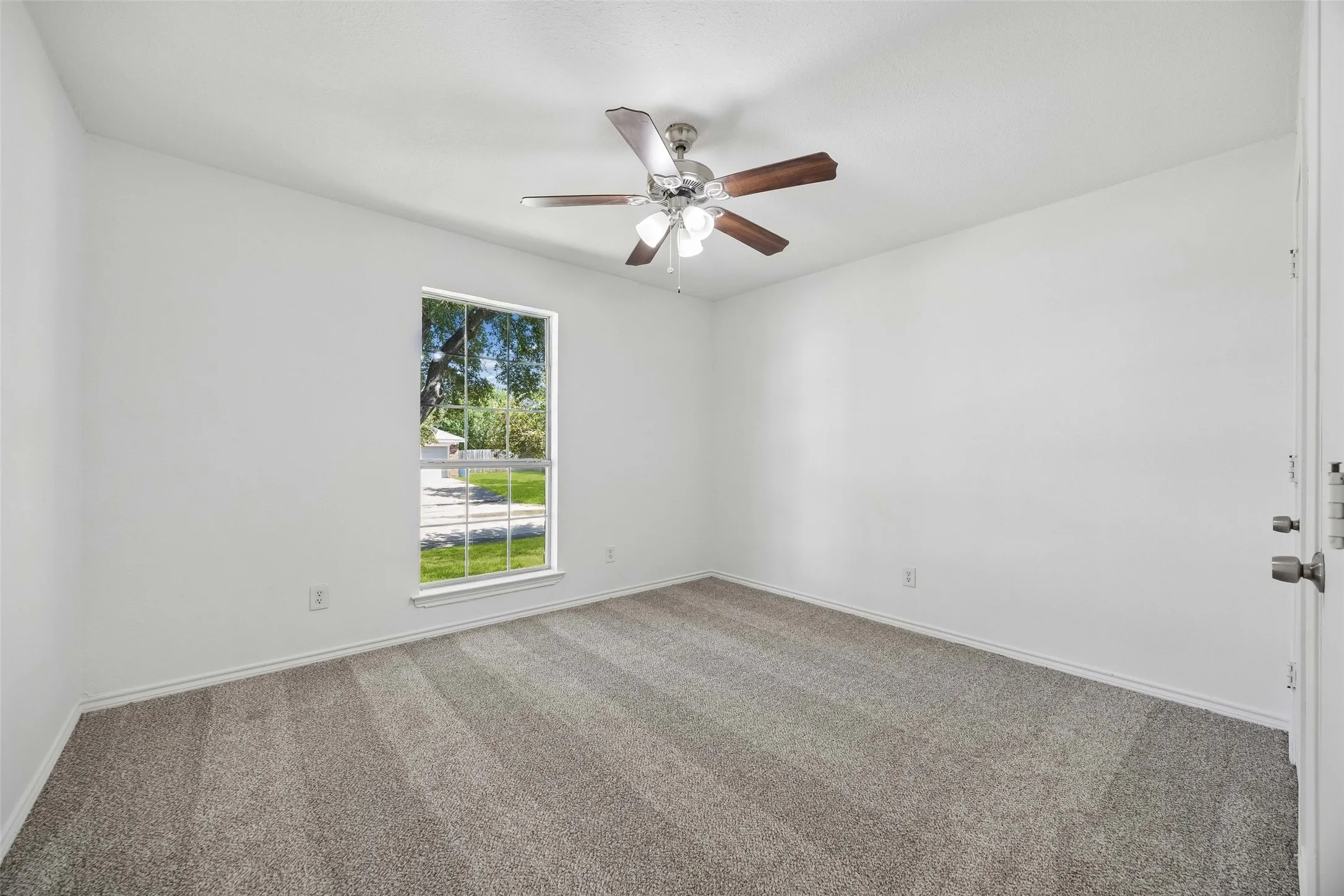 Single Family Residence For Sale in Johnson County , 1205 Rene Drive, Alvarado, Texas 76009, 3 Bedroom, 2 Bathroom, 2 Garage spaces, 1,534 Sqft, built in 1993, mls#21405537, Real Estate Agent in Alvarado, Homes For Sale in Johnson county, Homes For Sale in Alvarado, Realtor in Alvarado Texas, Real Estate Brokerage Independent Realty Texas, Luminita Cordes Realtor