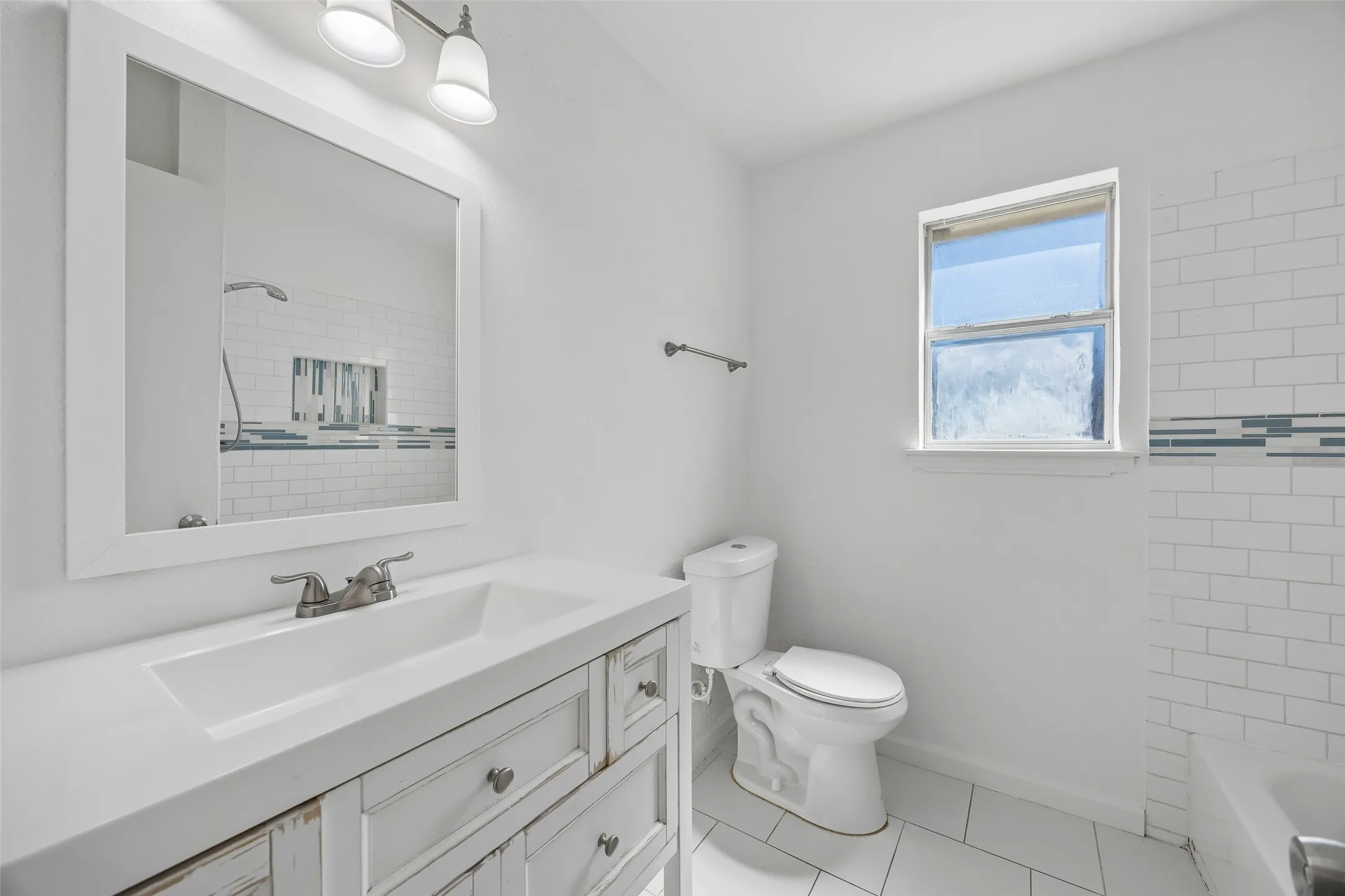 Single Family Residence For Sale in Johnson County , 1205 Rene Drive, Alvarado, Texas 76009, 3 Bedroom, 2 Bathroom, 2 Garage spaces, 1,534 Sqft, built in 1993, mls#21405537, Real Estate Agent in Alvarado, Homes For Sale in Johnson county, Homes For Sale in Alvarado, Realtor in Alvarado Texas, Real Estate Brokerage Independent Realty Texas, Luminita Cordes Realtor
