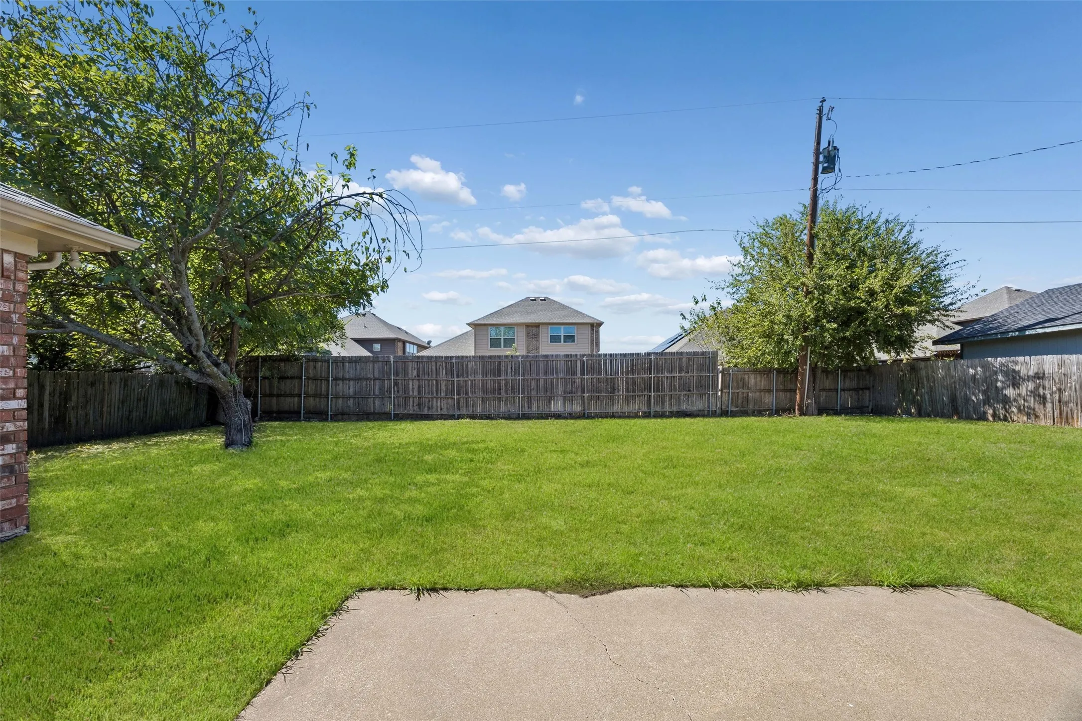 Single Family Residence For Sale in Johnson County , 1205 Rene Drive, Alvarado, Texas 76009, 3 Bedroom, 2 Bathroom, 2 Garage spaces, 1,534 Sqft, built in 1993, mls#21405537, Real Estate Agent in Alvarado, Homes For Sale in Johnson county, Homes For Sale in Alvarado, Realtor in Alvarado Texas, Real Estate Brokerage Independent Realty Texas, Luminita Cordes Realtor
