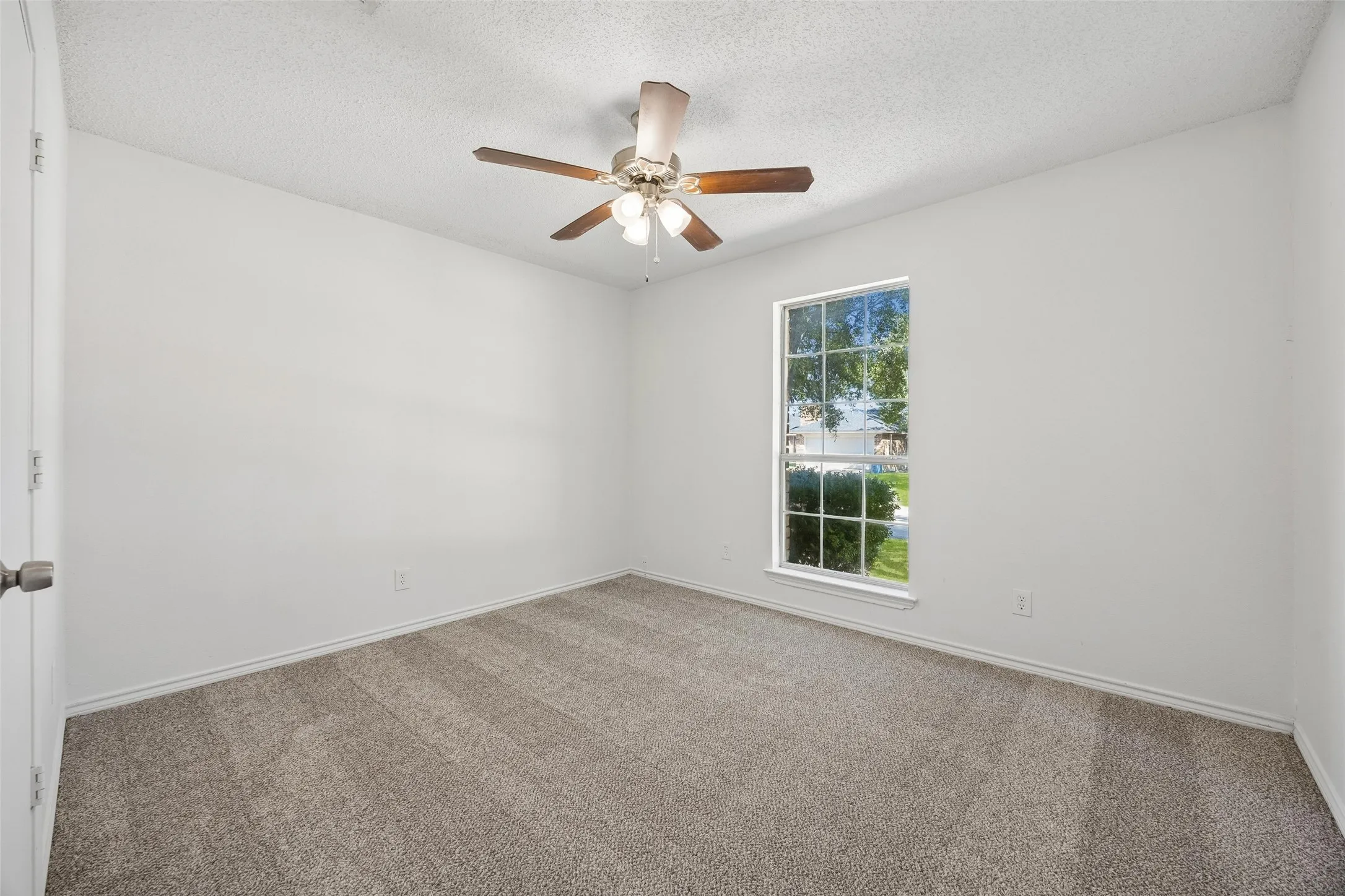 Single Family Residence For Sale in Johnson County , 1205 Rene Drive, Alvarado, Texas 76009, 3 Bedroom, 2 Bathroom, 2 Garage spaces, 1,534 Sqft, built in 1993, mls#21405537, Real Estate Agent in Alvarado, Homes For Sale in Johnson county, Homes For Sale in Alvarado, Realtor in Alvarado Texas, Real Estate Brokerage Independent Realty Texas, Luminita Cordes Realtor
