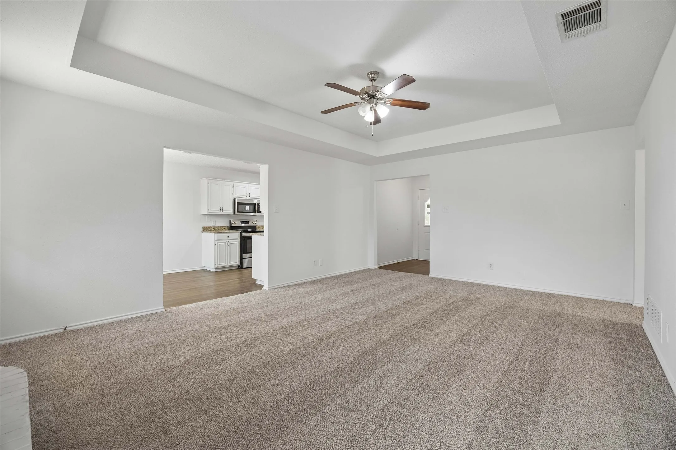 Single Family Residence For Sale in Johnson County , 1205 Rene Drive, Alvarado, Texas 76009, 3 Bedroom, 2 Bathroom, 2 Garage spaces, 1,534 Sqft, built in 1993, mls#21405537, Real Estate Agent in Alvarado, Homes For Sale in Johnson county, Homes For Sale in Alvarado, Realtor in Alvarado Texas, Real Estate Brokerage Independent Realty Texas, Luminita Cordes Realtor