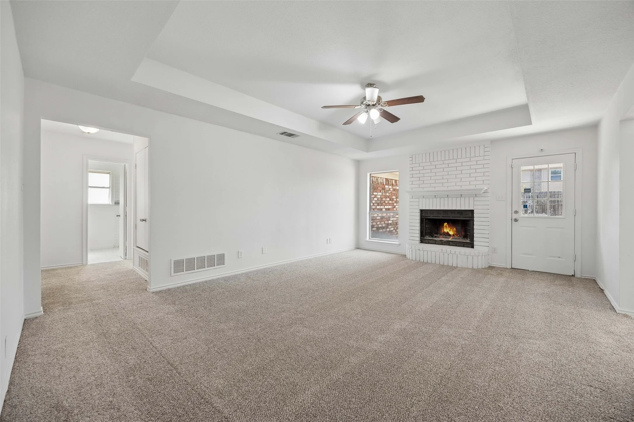 Single Family Residence For Sale in Johnson County , 1205 Rene Drive, Alvarado, Texas 76009, 3 Bedroom, 2 Bathroom, 2 Garage spaces, 1,534 Sqft, built in 1993, mls#21405537, Real Estate Agent in Alvarado, Homes For Sale in Johnson county, Homes For Sale in Alvarado, Realtor in Alvarado Texas, Real Estate Brokerage Independent Realty Texas, Luminita Cordes Realtor