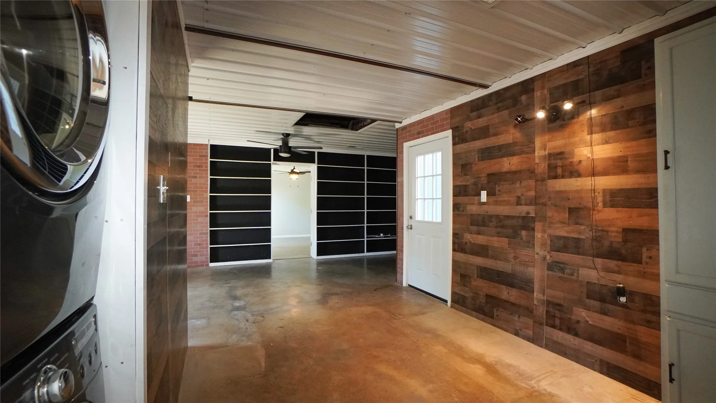 Single Family Residence For Rent in Kaufman County , 112 Cherokee Street, Terrell, Texas 75160, 3 Bedroom, 2 Bathroom, Garage spaces, 1,469 Sqft, built in 1961, mls#21406222, Real Estate Agent in Terrell, Homes For Rent in Kaufman county, Homes For Rent in Terrell, Realtor in Terrell Texas, Real Estate Brokerage Independent Realty Texas, Luminita Cordes Realtor