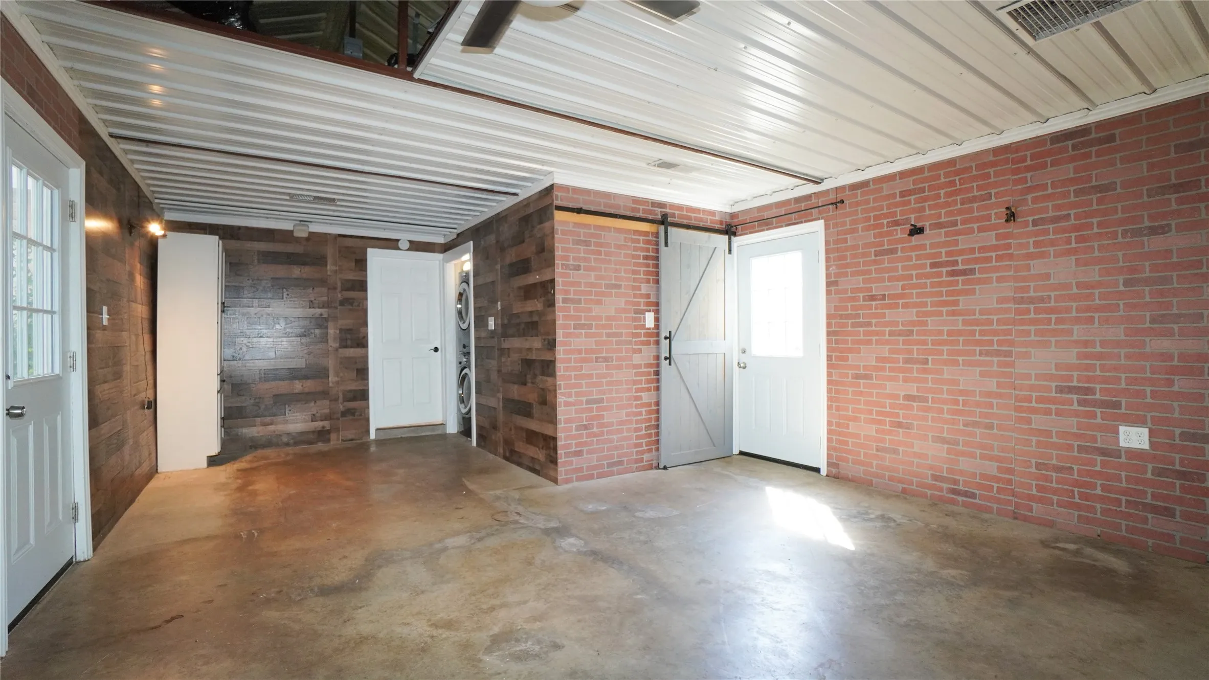 Single Family Residence For Rent in Kaufman County , 112 Cherokee Street, Terrell, Texas 75160, 3 Bedroom, 2 Bathroom, Garage spaces, 1,469 Sqft, built in 1961, mls#21406222, Real Estate Agent in Terrell, Homes For Rent in Kaufman county, Homes For Rent in Terrell, Realtor in Terrell Texas, Real Estate Brokerage Independent Realty Texas, Luminita Cordes Realtor