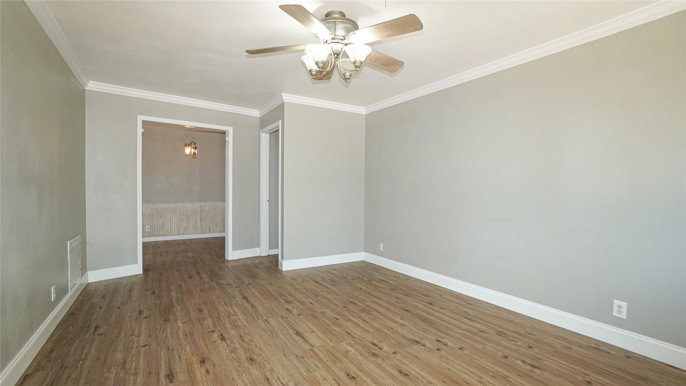 Single Family Residence For Rent in Kaufman County , 112 Cherokee Street, Terrell, Texas 75160, 3 Bedroom, 2 Bathroom, Garage spaces, 1,469 Sqft, built in 1961, mls#21406222, Real Estate Agent in Terrell, Homes For Rent in Kaufman county, Homes For Rent in Terrell, Realtor in Terrell Texas, Real Estate Brokerage Independent Realty Texas, Luminita Cordes Realtor