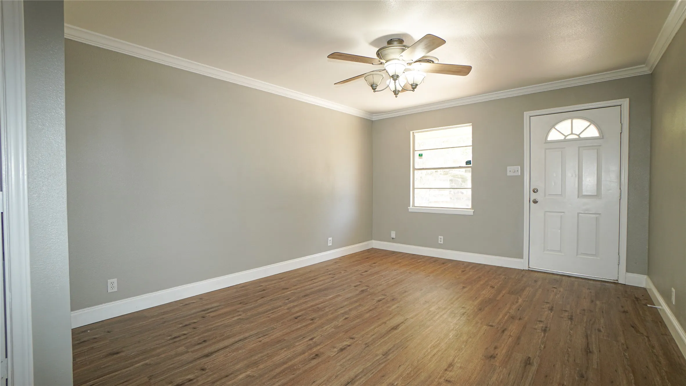 Single Family Residence For Rent in Kaufman County , 112 Cherokee Street, Terrell, Texas 75160, 3 Bedroom, 2 Bathroom, Garage spaces, 1,469 Sqft, built in 1961, mls#21406222, Real Estate Agent in Terrell, Homes For Rent in Kaufman county, Homes For Rent in Terrell, Realtor in Terrell Texas, Real Estate Brokerage Independent Realty Texas, Luminita Cordes Realtor