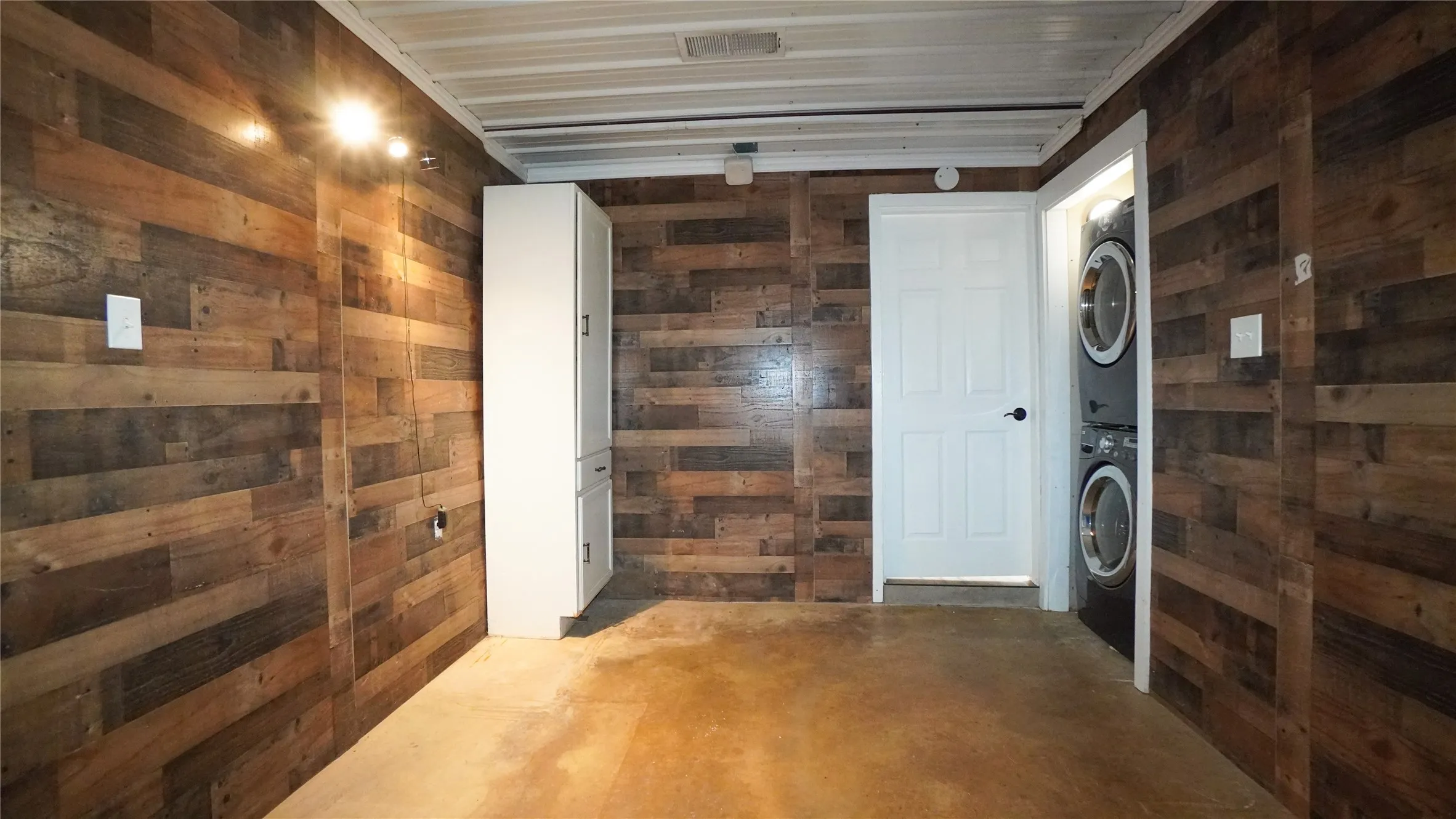 Single Family Residence For Rent in Kaufman County , 112 Cherokee Street, Terrell, Texas 75160, 3 Bedroom, 2 Bathroom, Garage spaces, 1,469 Sqft, built in 1961, mls#21406222, Real Estate Agent in Terrell, Homes For Rent in Kaufman county, Homes For Rent in Terrell, Realtor in Terrell Texas, Real Estate Brokerage Independent Realty Texas, Luminita Cordes Realtor
