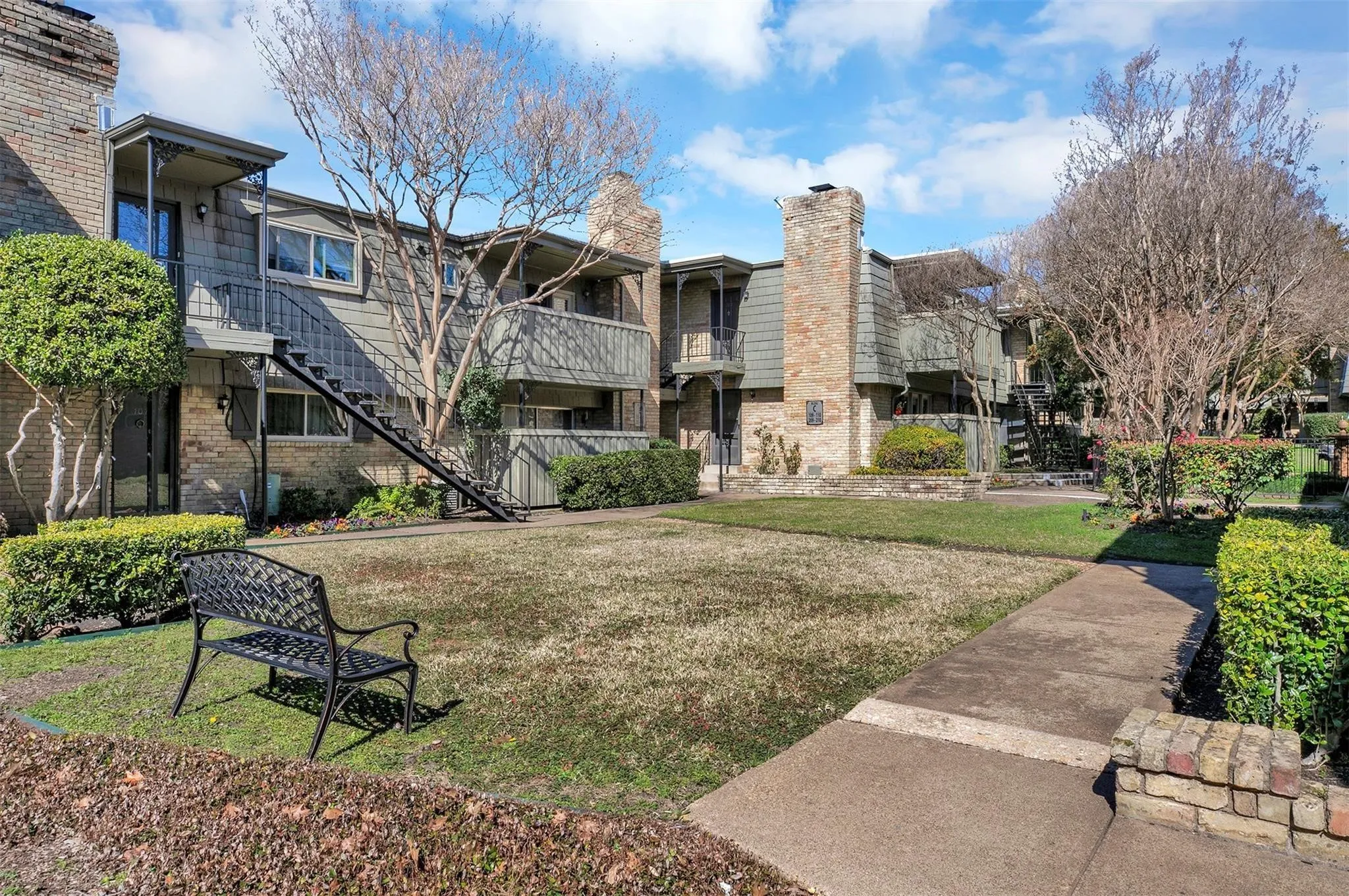 Condominium For Rent in Dallas County , 7705 Meadow Park Drive 209, Dallas, Texas 75230, 1 Bedroom, 1 Bathroom, Garage spaces, 819 Sqft, built in 1963, mls#21406704, Real Estate Agent in Dallas, Homes For Rent in Dallas county, Homes For Rent in Dallas, Realtor in Dallas Texas, Real Estate Brokerage Independent Realty Texas, Luminita Cordes Realtor