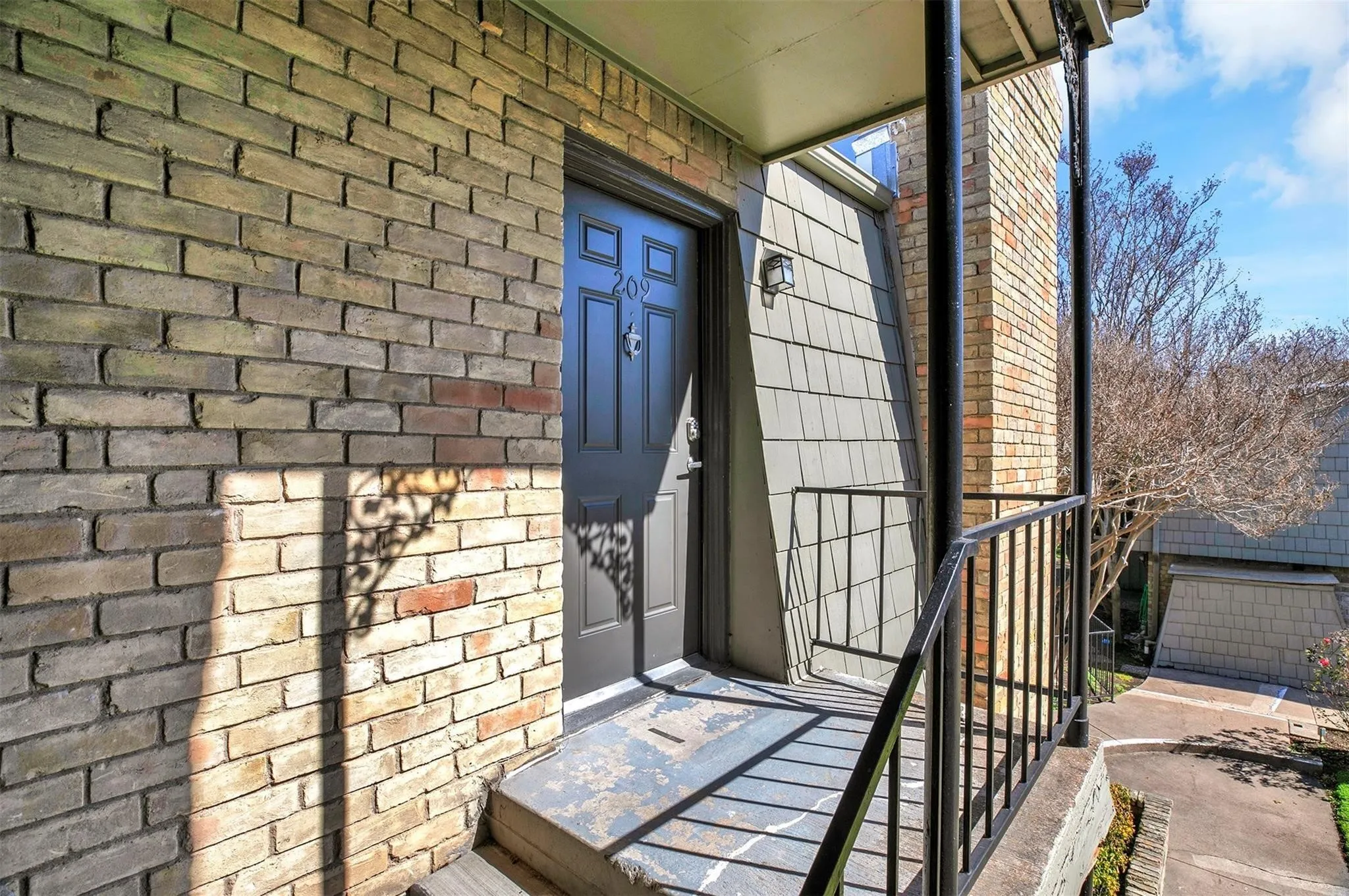 Condominium For Rent in Dallas County , 7705 Meadow Park Drive 209, Dallas, Texas 75230, 1 Bedroom, 1 Bathroom, Garage spaces, 819 Sqft, built in 1963, mls#21406704, Real Estate Agent in Dallas, Homes For Rent in Dallas county, Homes For Rent in Dallas, Realtor in Dallas Texas, Real Estate Brokerage Independent Realty Texas, Luminita Cordes Realtor