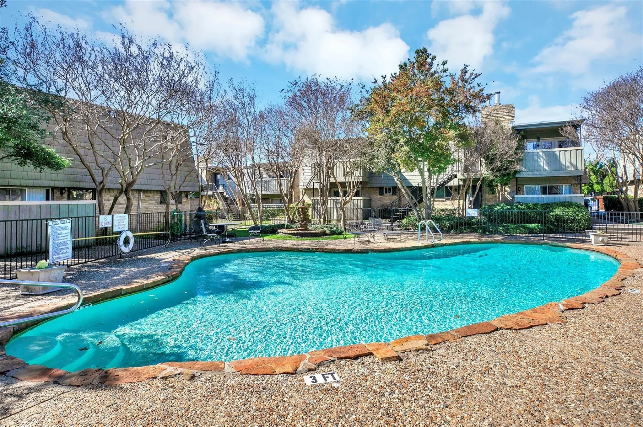 Condominium For Rent in Dallas County , 7705 Meadow Park Drive 209, Dallas, Texas 75230, 1 Bedroom, 1 Bathroom, Garage spaces, 819 Sqft, built in 1963, mls#21406704, Real Estate Agent in Dallas, Homes For Rent in Dallas county, Homes For Rent in Dallas, Realtor in Dallas Texas, Real Estate Brokerage Independent Realty Texas, Luminita Cordes Realtor