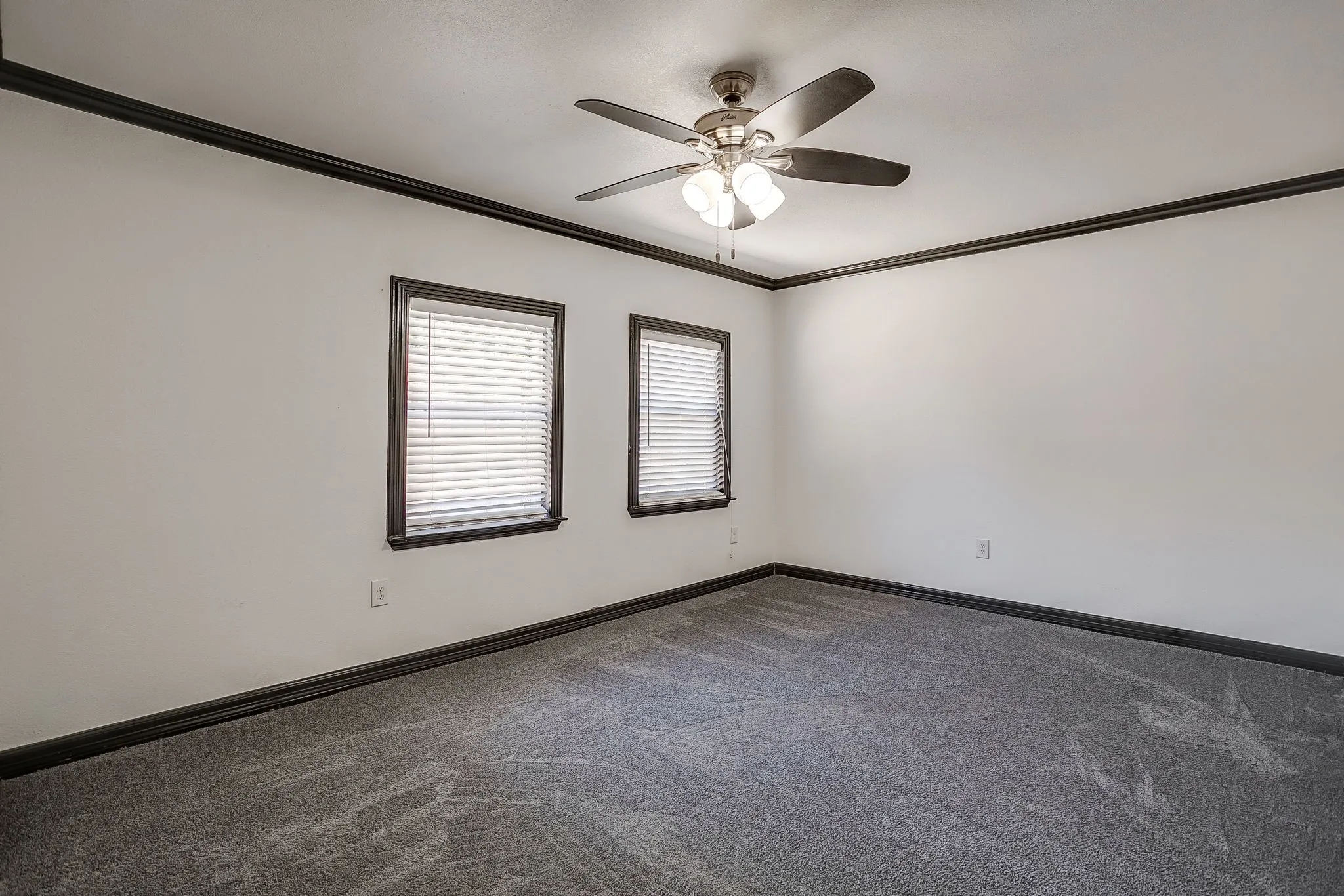 Single Family Residence For Rent in Tarrant County , 3732 E 1st Street, Fort Worth, Texas 76111, 2 Bedroom, 1 Bathroom, Garage spaces, 1,314 Sqft, built in 1928, mls#21406691, Real Estate Agent in Fort Worth, Homes For Rent in Tarrant county, Homes For Rent in Fort Worth, Realtor in Fort Worth Texas, Real Estate Brokerage Independent Realty Texas, Luminita Cordes Realtor