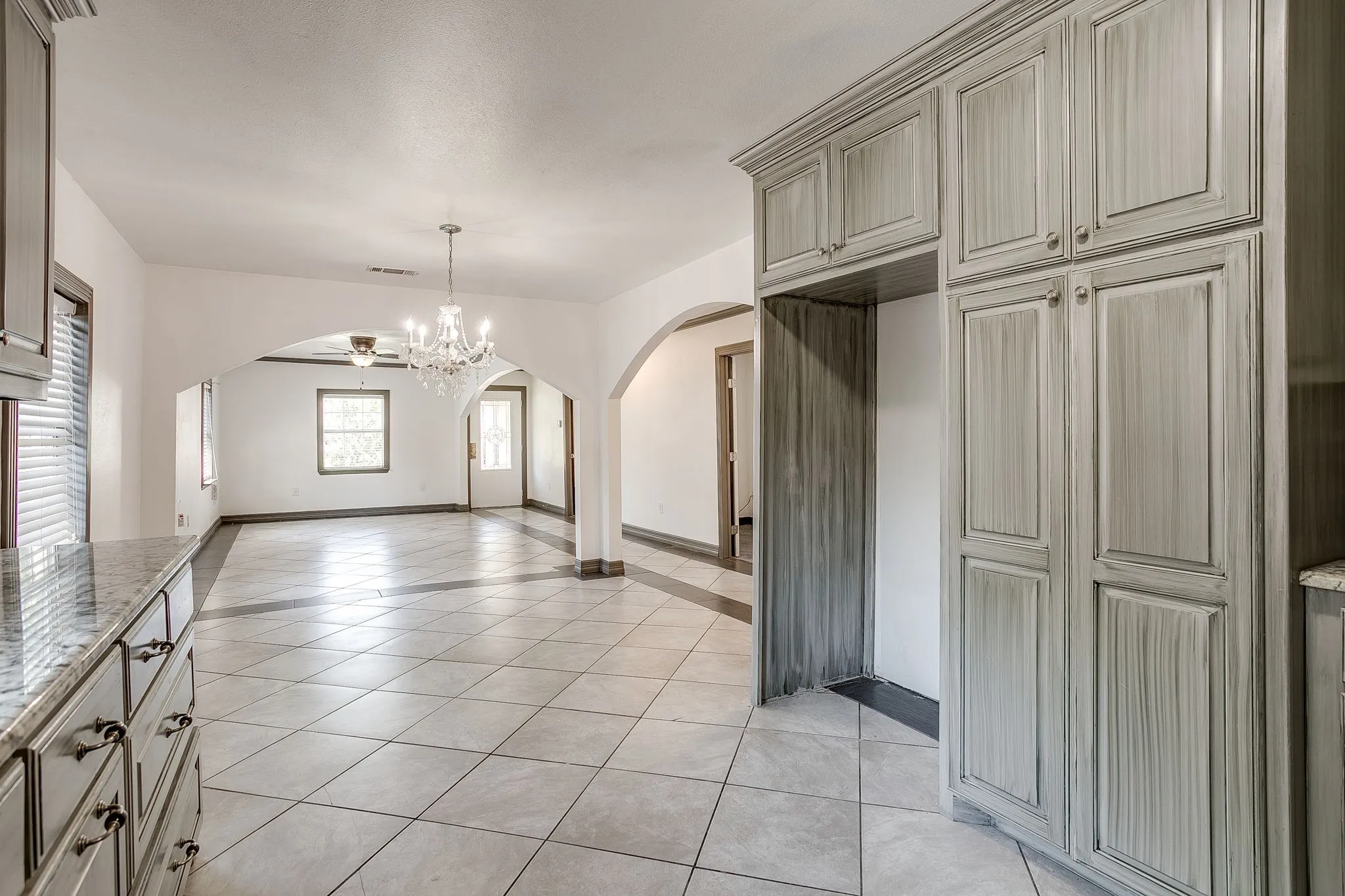 Single Family Residence For Rent in Tarrant County , 3732 E 1st Street, Fort Worth, Texas 76111, 2 Bedroom, 1 Bathroom, Garage spaces, 1,314 Sqft, built in 1928, mls#21406691, Real Estate Agent in Fort Worth, Homes For Rent in Tarrant county, Homes For Rent in Fort Worth, Realtor in Fort Worth Texas, Real Estate Brokerage Independent Realty Texas, Luminita Cordes Realtor