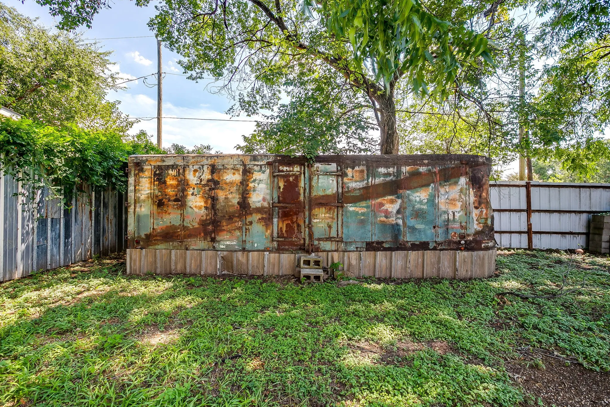 Single Family Residence For Rent in Tarrant County , 3732 E 1st Street, Fort Worth, Texas 76111, 2 Bedroom, 1 Bathroom, Garage spaces, 1,314 Sqft, built in 1928, mls#21406691, Real Estate Agent in Fort Worth, Homes For Rent in Tarrant county, Homes For Rent in Fort Worth, Realtor in Fort Worth Texas, Real Estate Brokerage Independent Realty Texas, Luminita Cordes Realtor