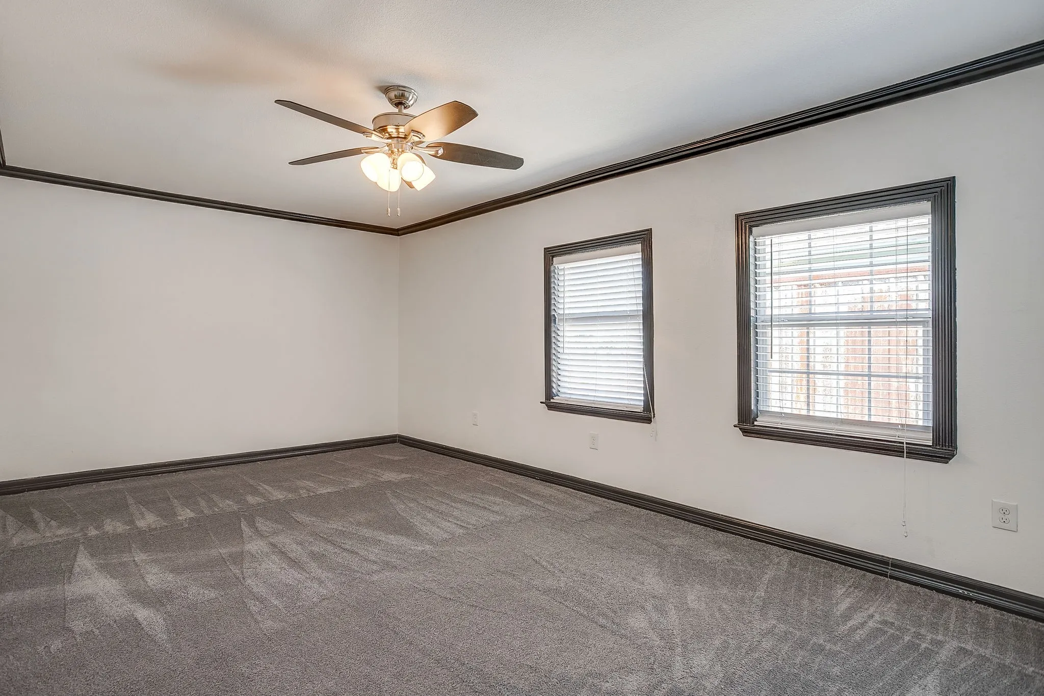 Single Family Residence For Rent in Tarrant County , 3732 E 1st Street, Fort Worth, Texas 76111, 2 Bedroom, 1 Bathroom, Garage spaces, 1,314 Sqft, built in 1928, mls#21406691, Real Estate Agent in Fort Worth, Homes For Rent in Tarrant county, Homes For Rent in Fort Worth, Realtor in Fort Worth Texas, Real Estate Brokerage Independent Realty Texas, Luminita Cordes Realtor