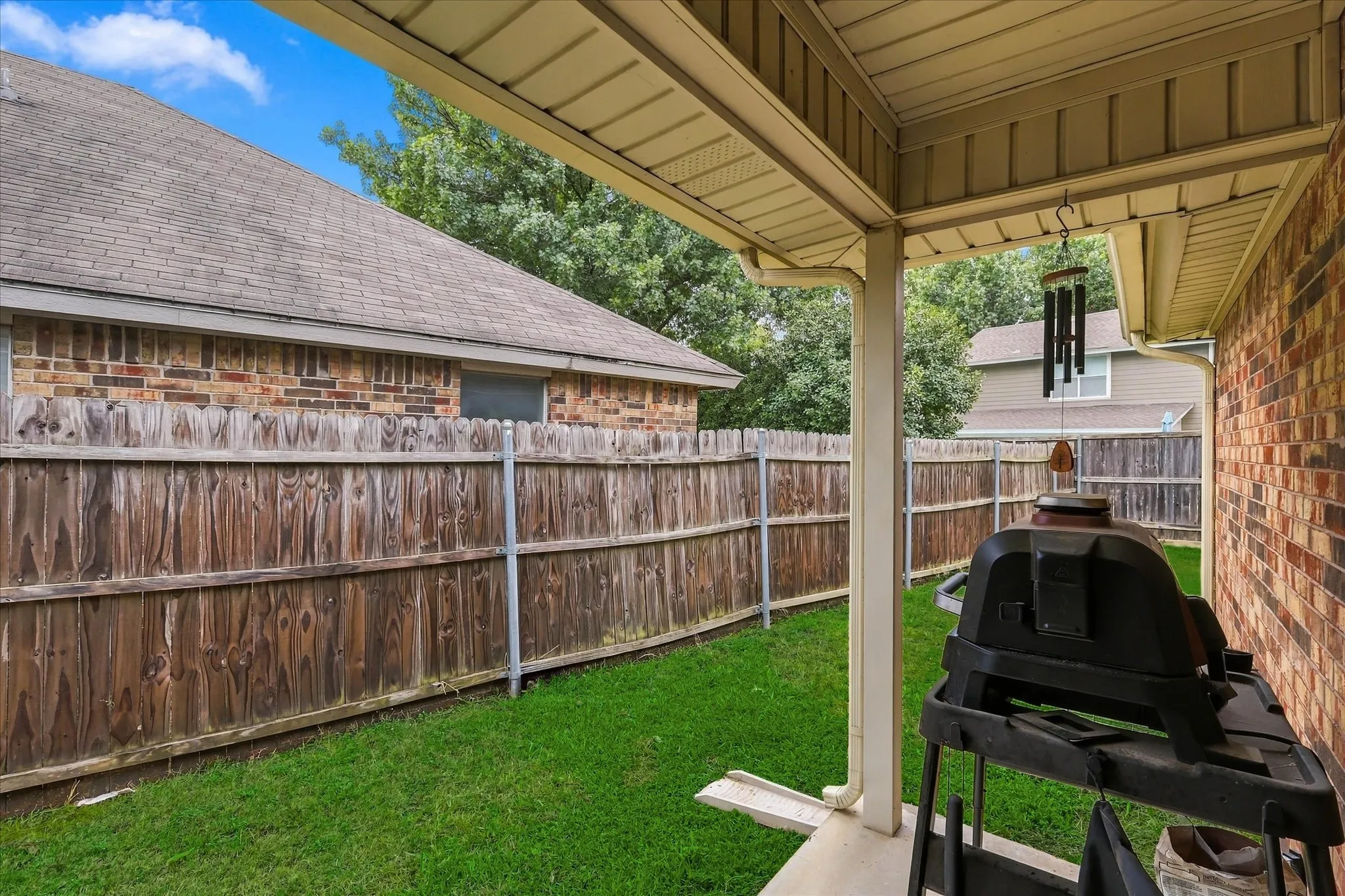 Single Family Residence For Sale in Tarrant County , 6025 Kimberly Court, Haltom City, Texas 76137, 3 Bedroom, 2 Bathroom, 2 Garage spaces, 1,400 Sqft, built in 1989, mls#21400156, Real Estate Agent in Haltom City, Homes For Sale in Tarrant county, Homes For Sale in Haltom City, Realtor in Haltom City Texas, Real Estate Brokerage Independent Realty Texas, Luminita Cordes Realtor