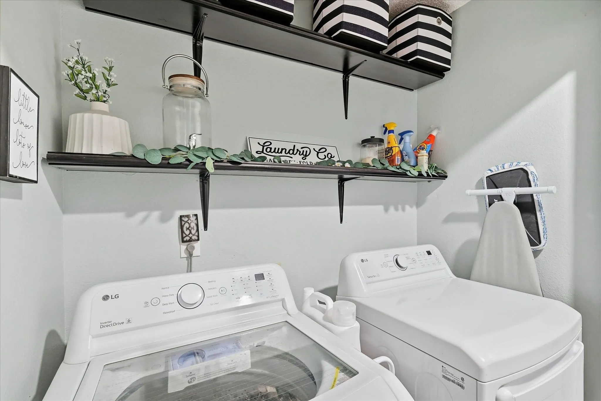 Single Family Residence For Sale in Tarrant County , 6025 Kimberly Court, Haltom City, Texas 76137, 3 Bedroom, 2 Bathroom, 2 Garage spaces, 1,400 Sqft, built in 1989, mls#21400156, Real Estate Agent in Haltom City, Homes For Sale in Tarrant county, Homes For Sale in Haltom City, Realtor in Haltom City Texas, Real Estate Brokerage Independent Realty Texas, Luminita Cordes Realtor
