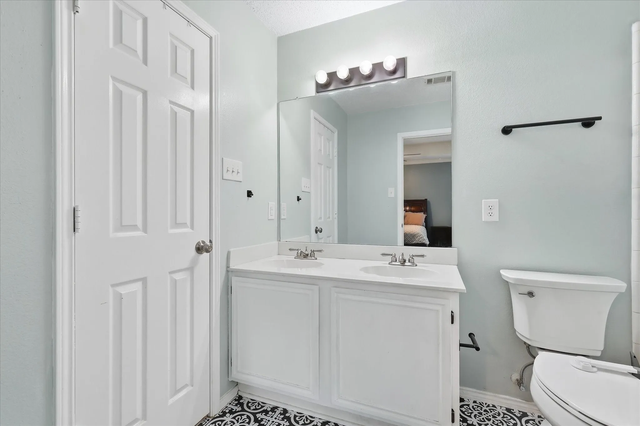 Single Family Residence For Sale in Tarrant County , 6025 Kimberly Court, Haltom City, Texas 76137, 3 Bedroom, 2 Bathroom, 2 Garage spaces, 1,400 Sqft, built in 1989, mls#21400156, Real Estate Agent in Haltom City, Homes For Sale in Tarrant county, Homes For Sale in Haltom City, Realtor in Haltom City Texas, Real Estate Brokerage Independent Realty Texas, Luminita Cordes Realtor