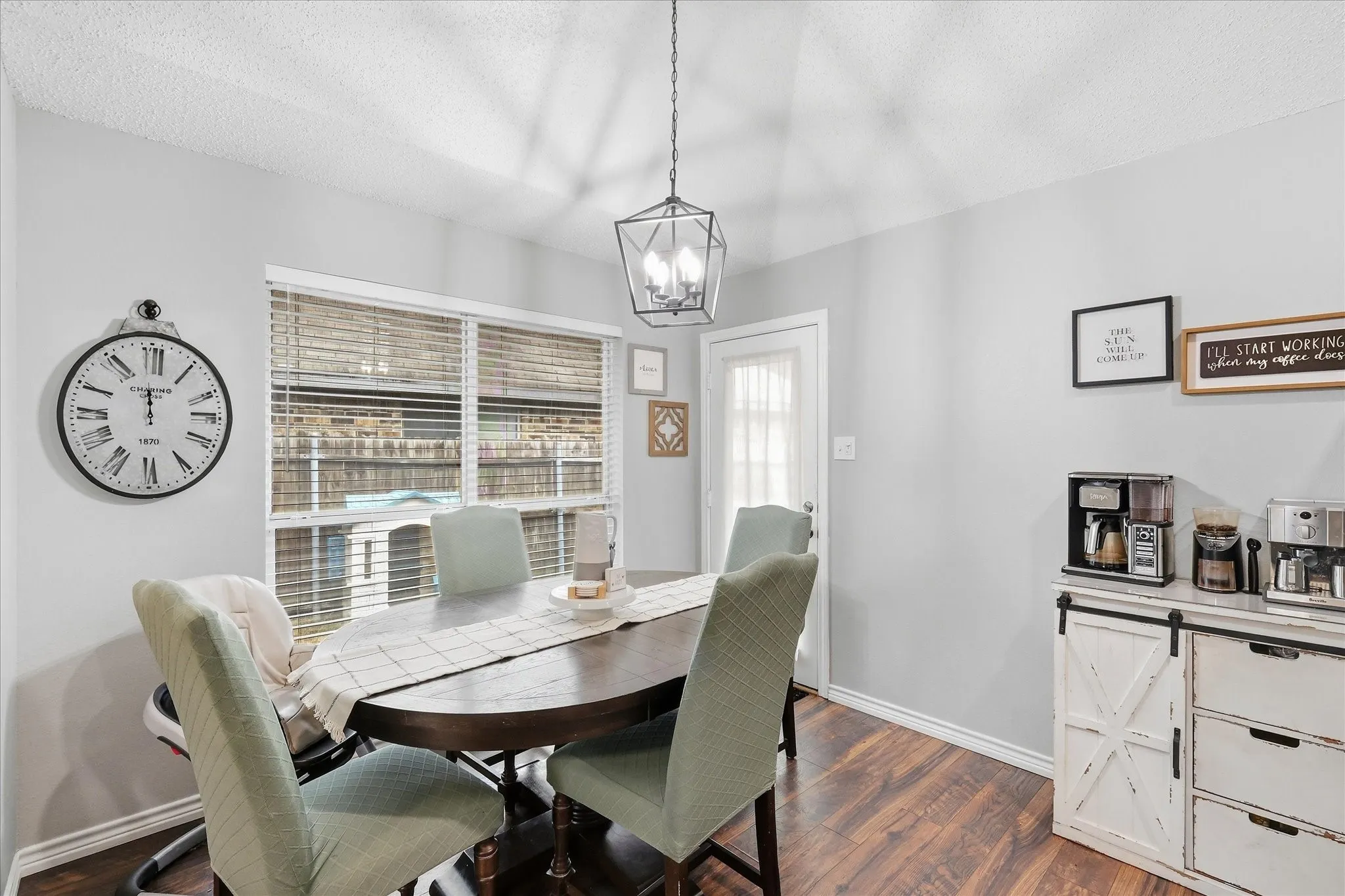 Single Family Residence For Sale in Tarrant County , 6025 Kimberly Court, Haltom City, Texas 76137, 3 Bedroom, 2 Bathroom, 2 Garage spaces, 1,400 Sqft, built in 1989, mls#21400156, Real Estate Agent in Haltom City, Homes For Sale in Tarrant county, Homes For Sale in Haltom City, Realtor in Haltom City Texas, Real Estate Brokerage Independent Realty Texas, Luminita Cordes Realtor