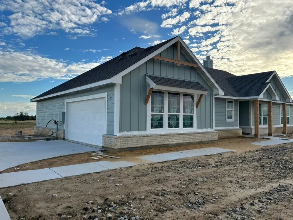 Single Family Residence For Sale in Cooke County , 300 Horizon Road, Valley View, Texas 76272, 3 Bedroom, 2 Bathroom, 2 Garage spaces, 2,020 Sqft, built in 2026, mls#21405278, Real Estate Agent in Valley View, Homes For Sale in Cooke county, Homes For Sale in Valley View, Realtor in Valley View Texas, Real Estate Brokerage Independent Realty Texas, Luminita Cordes Realtor