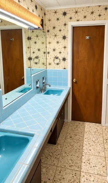 Single Family Residence For Sale in Young County , 408 W Elm Street, Olney, Texas 76374, 5 Bedroom, 3 Bathroom, 2 Garage spaces, 3,099 Sqft, built in 1936, mls#21398171, Real Estate Agent in Olney, Homes For Sale in Young county, Homes For Sale in Olney, Realtor in Olney Texas, Real Estate Brokerage Independent Realty Texas, Luminita Cordes Realtor