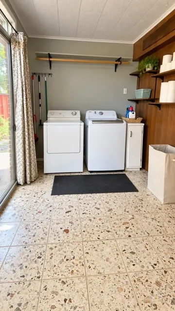 Single Family Residence For Sale in Young County , 408 W Elm Street, Olney, Texas 76374, 5 Bedroom, 3 Bathroom, 2 Garage spaces, 3,099 Sqft, built in 1936, mls#21398171, Real Estate Agent in Olney, Homes For Sale in Young county, Homes For Sale in Olney, Realtor in Olney Texas, Real Estate Brokerage Independent Realty Texas, Luminita Cordes Realtor
