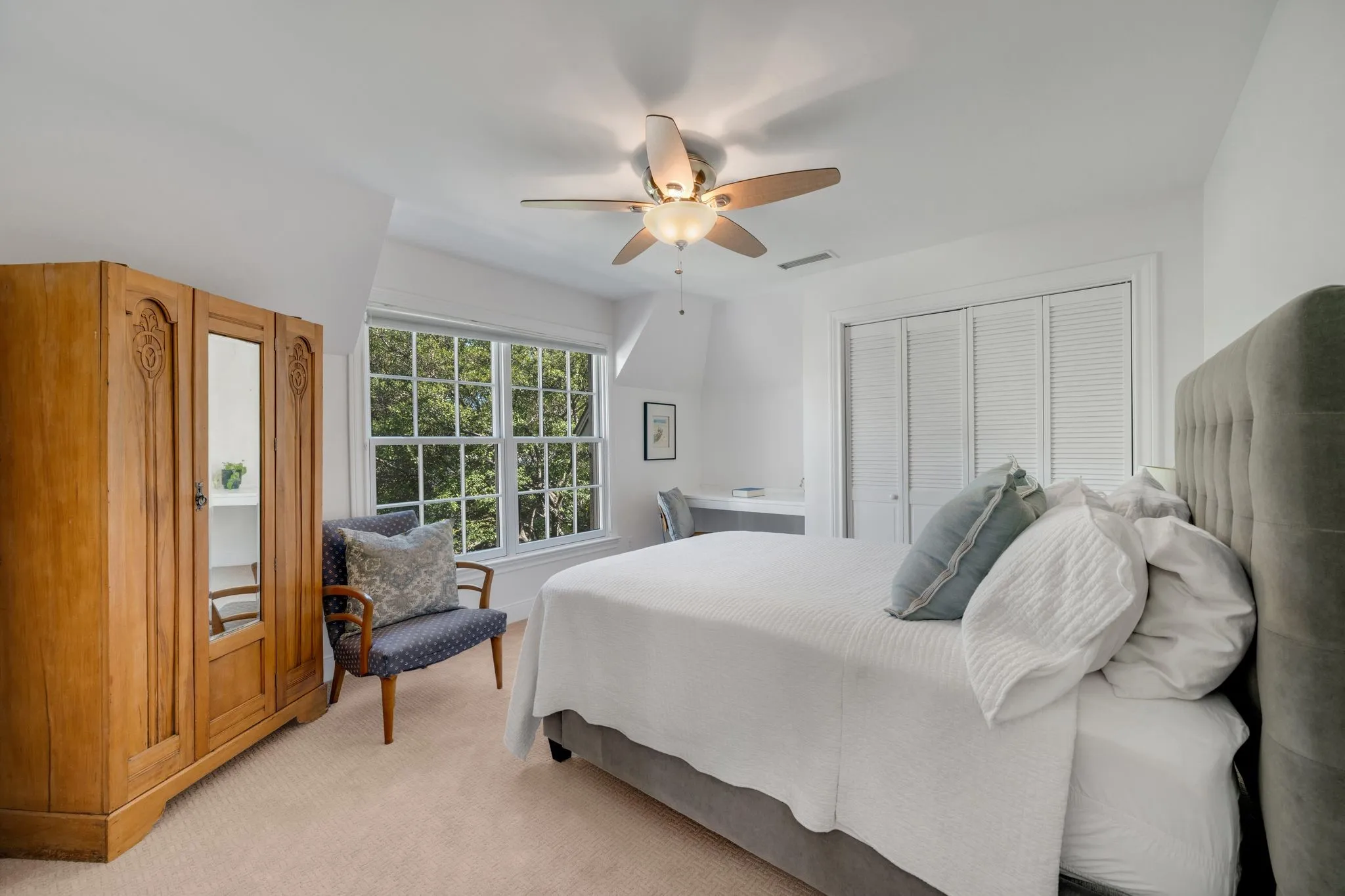 Single Family Residence For Sale in Dallas County , 6826 Lakeshore Drive, Dallas, Texas 75214, 4 Bedroom, 5 Bathroom, 2 Garage spaces, 3,907 Sqft, built in 1938, mls#21406520, Real Estate Agent in Dallas, Homes For Sale in Dallas county, Homes For Sale in Dallas, Realtor in Dallas Texas, Real Estate Brokerage Independent Realty Texas, Luminita Cordes Realtor