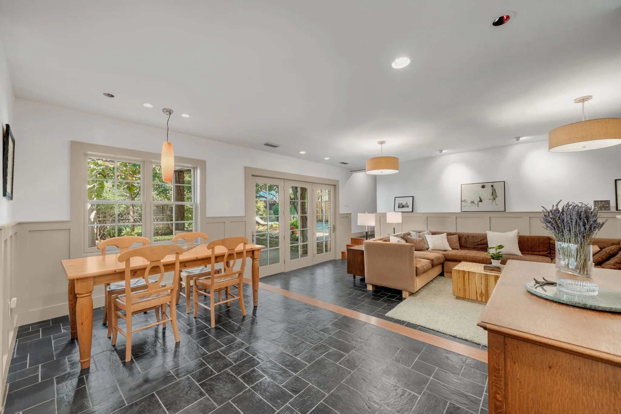 Single Family Residence For Sale in Dallas County , 6826 Lakeshore Drive, Dallas, Texas 75214, 4 Bedroom, 5 Bathroom, 2 Garage spaces, 3,907 Sqft, built in 1938, mls#21406520, Real Estate Agent in Dallas, Homes For Sale in Dallas county, Homes For Sale in Dallas, Realtor in Dallas Texas, Real Estate Brokerage Independent Realty Texas, Luminita Cordes Realtor