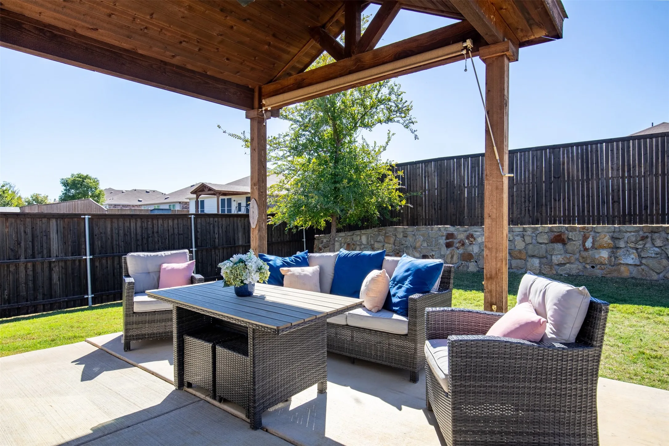 Single Family Residence For Sale in Denton County , 1340 Vernon Drive, Aubrey, Texas 76227, 3 Bedroom, 2 Bathroom, 2 Garage spaces, 1,721 Sqft, built in 2020, mls#21404636, Real Estate Agent in Aubrey, Homes For Sale in Denton county, Homes For Sale in Aubrey, Realtor in Aubrey Texas, Real Estate Brokerage Independent Realty Texas, Luminita Cordes Realtor