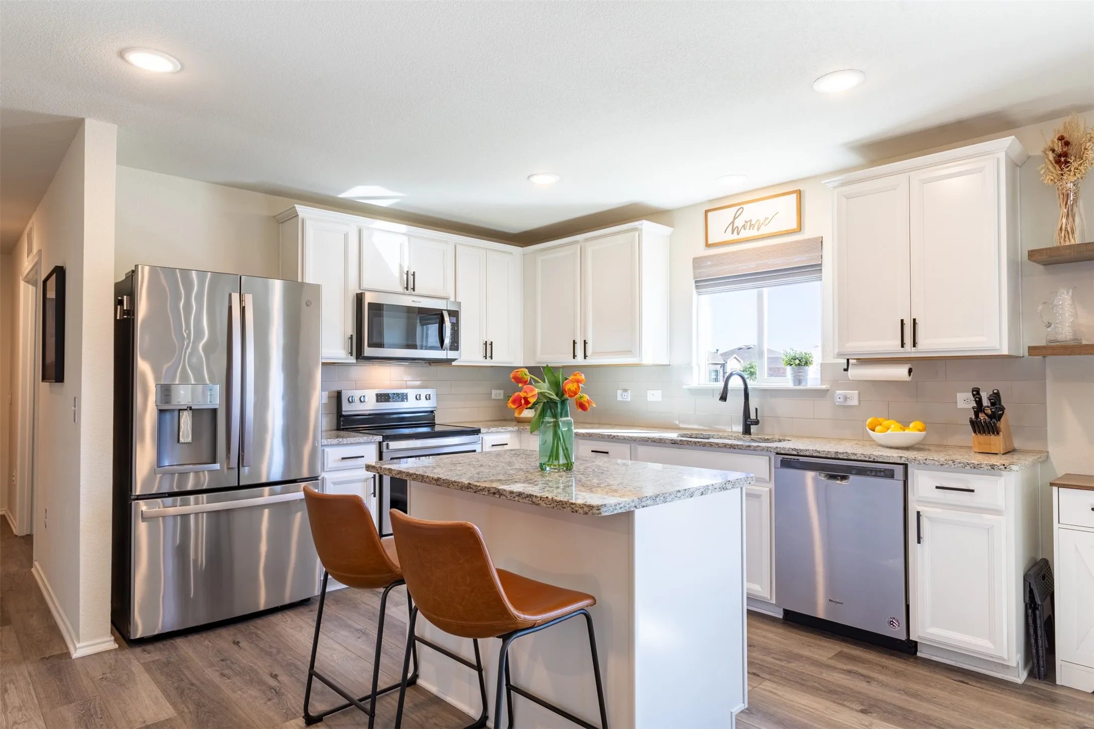 Single Family Residence For Sale in Denton County , 1340 Vernon Drive, Aubrey, Texas 76227, 3 Bedroom, 2 Bathroom, 2 Garage spaces, 1,721 Sqft, built in 2020, mls#21404636, Real Estate Agent in Aubrey, Homes For Sale in Denton county, Homes For Sale in Aubrey, Realtor in Aubrey Texas, Real Estate Brokerage Independent Realty Texas, Luminita Cordes Realtor
