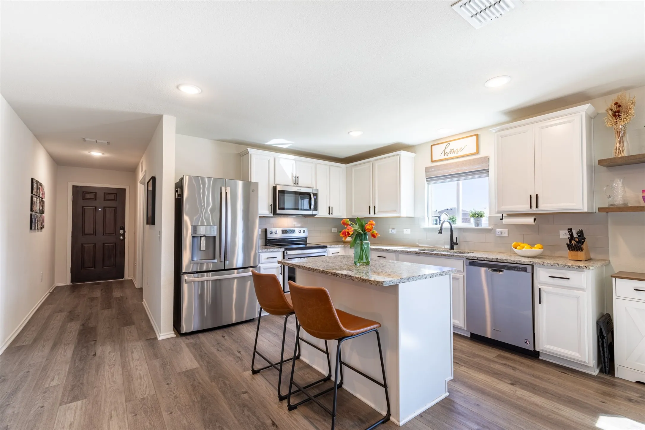 Single Family Residence For Sale in Denton County , 1340 Vernon Drive, Aubrey, Texas 76227, 3 Bedroom, 2 Bathroom, 2 Garage spaces, 1,721 Sqft, built in 2020, mls#21404636, Real Estate Agent in Aubrey, Homes For Sale in Denton county, Homes For Sale in Aubrey, Realtor in Aubrey Texas, Real Estate Brokerage Independent Realty Texas, Luminita Cordes Realtor
