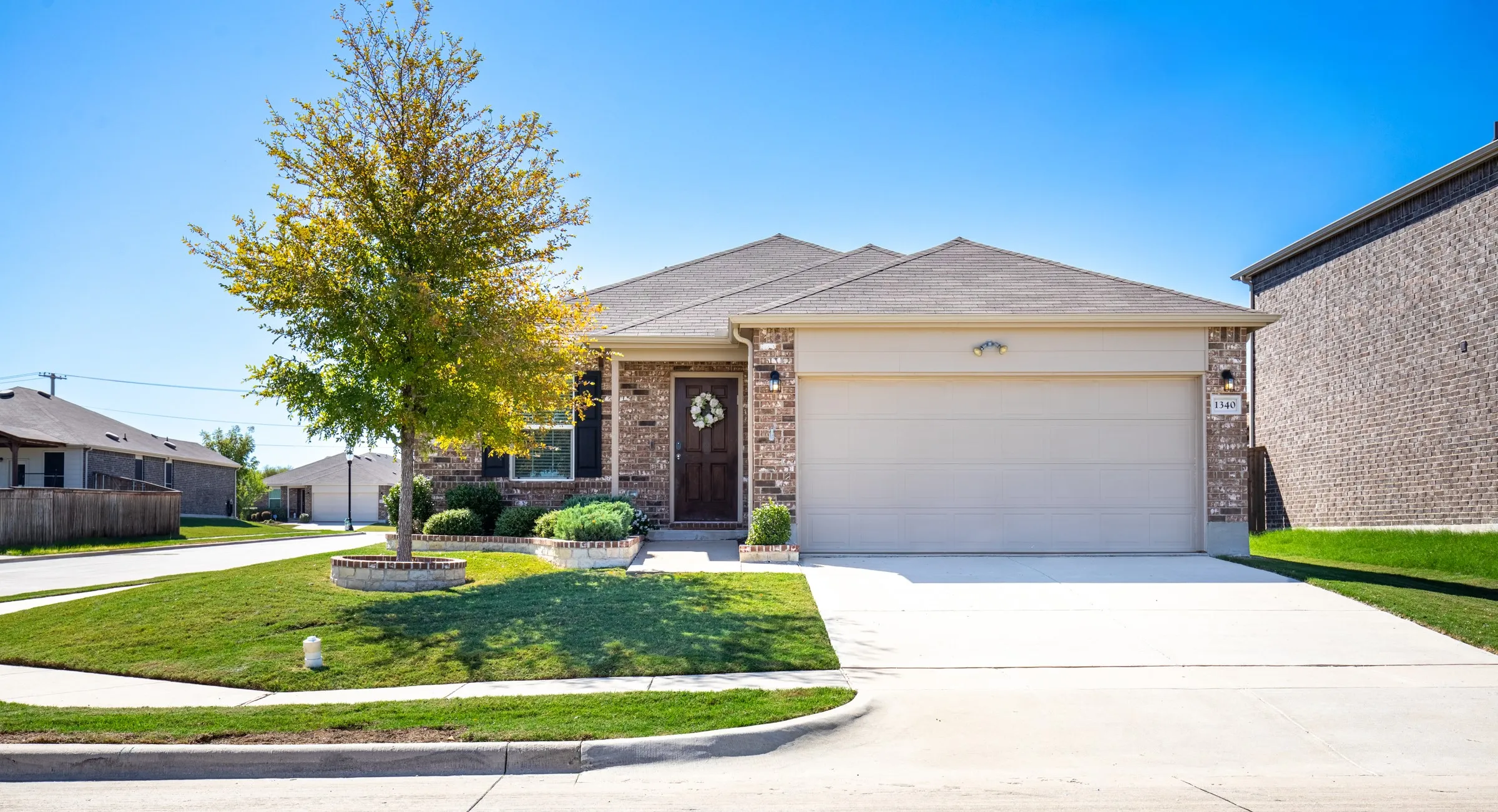 Single Family Residence For Sale in Denton County , 1340 Vernon Drive, Aubrey, Texas 76227, 3 Bedroom, 2 Bathroom, 2 Garage spaces, 1,721 Sqft, built in 2020, mls#21404636, Real Estate Agent in Aubrey, Homes For Sale in Denton county, Homes For Sale in Aubrey, Realtor in Aubrey Texas, Real Estate Brokerage Independent Realty Texas, Luminita Cordes Realtor