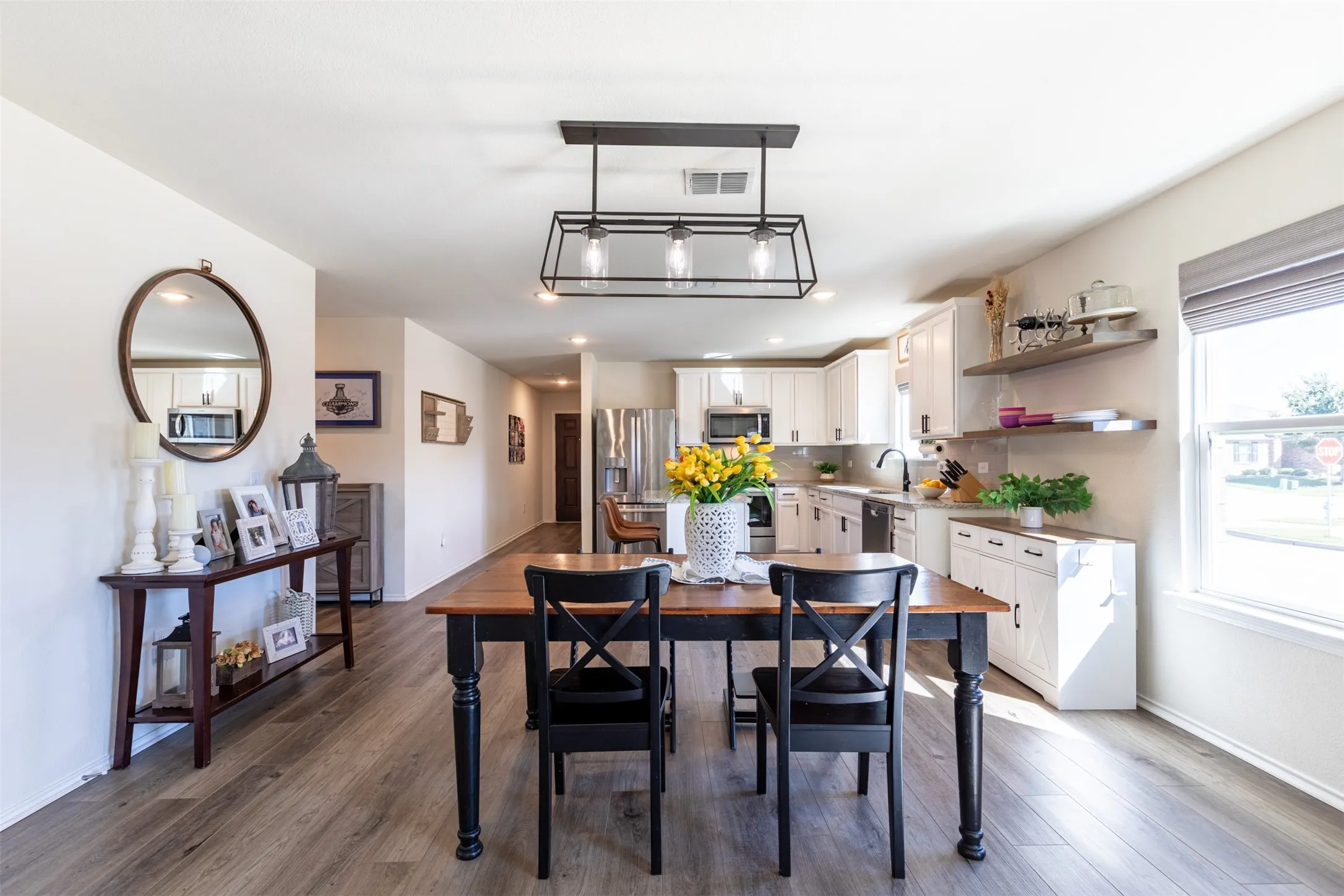 Single Family Residence For Sale in Denton County , 1340 Vernon Drive, Aubrey, Texas 76227, 3 Bedroom, 2 Bathroom, 2 Garage spaces, 1,721 Sqft, built in 2020, mls#21404636, Real Estate Agent in Aubrey, Homes For Sale in Denton county, Homes For Sale in Aubrey, Realtor in Aubrey Texas, Real Estate Brokerage Independent Realty Texas, Luminita Cordes Realtor