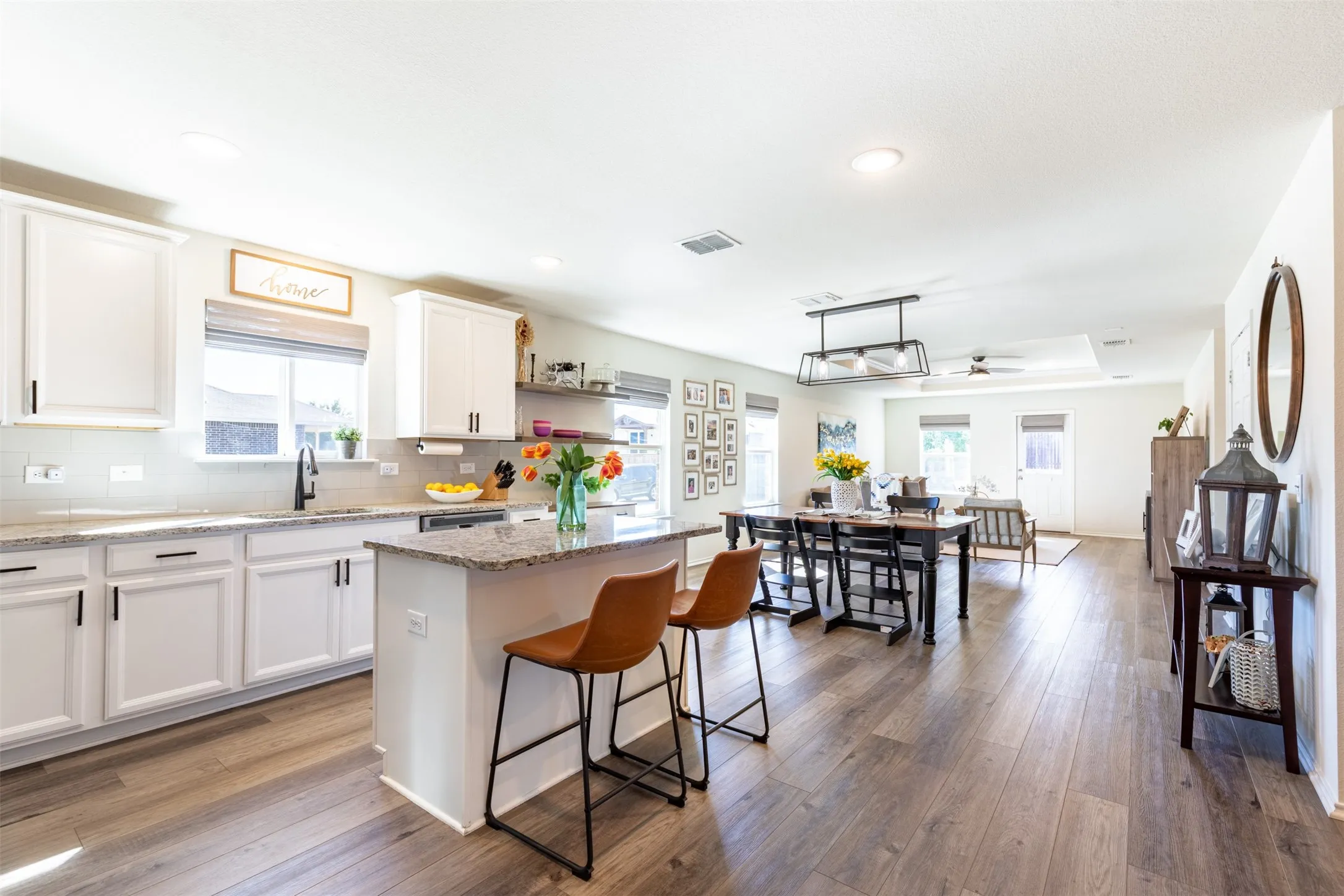 Single Family Residence For Sale in Denton County , 1340 Vernon Drive, Aubrey, Texas 76227, 3 Bedroom, 2 Bathroom, 2 Garage spaces, 1,721 Sqft, built in 2020, mls#21404636, Real Estate Agent in Aubrey, Homes For Sale in Denton county, Homes For Sale in Aubrey, Realtor in Aubrey Texas, Real Estate Brokerage Independent Realty Texas, Luminita Cordes Realtor