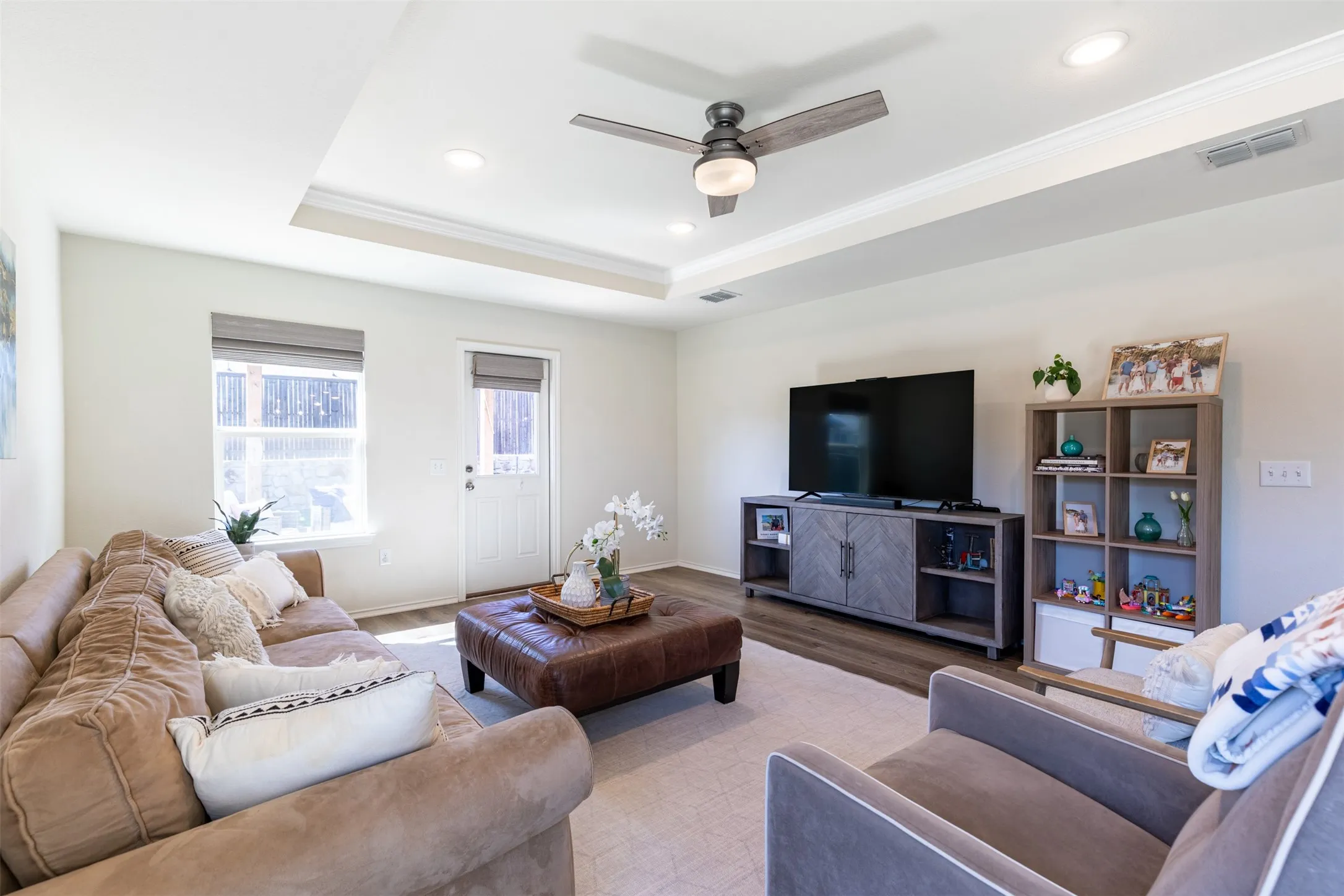Single Family Residence For Sale in Denton County , 1340 Vernon Drive, Aubrey, Texas 76227, 3 Bedroom, 2 Bathroom, 2 Garage spaces, 1,721 Sqft, built in 2020, mls#21404636, Real Estate Agent in Aubrey, Homes For Sale in Denton county, Homes For Sale in Aubrey, Realtor in Aubrey Texas, Real Estate Brokerage Independent Realty Texas, Luminita Cordes Realtor