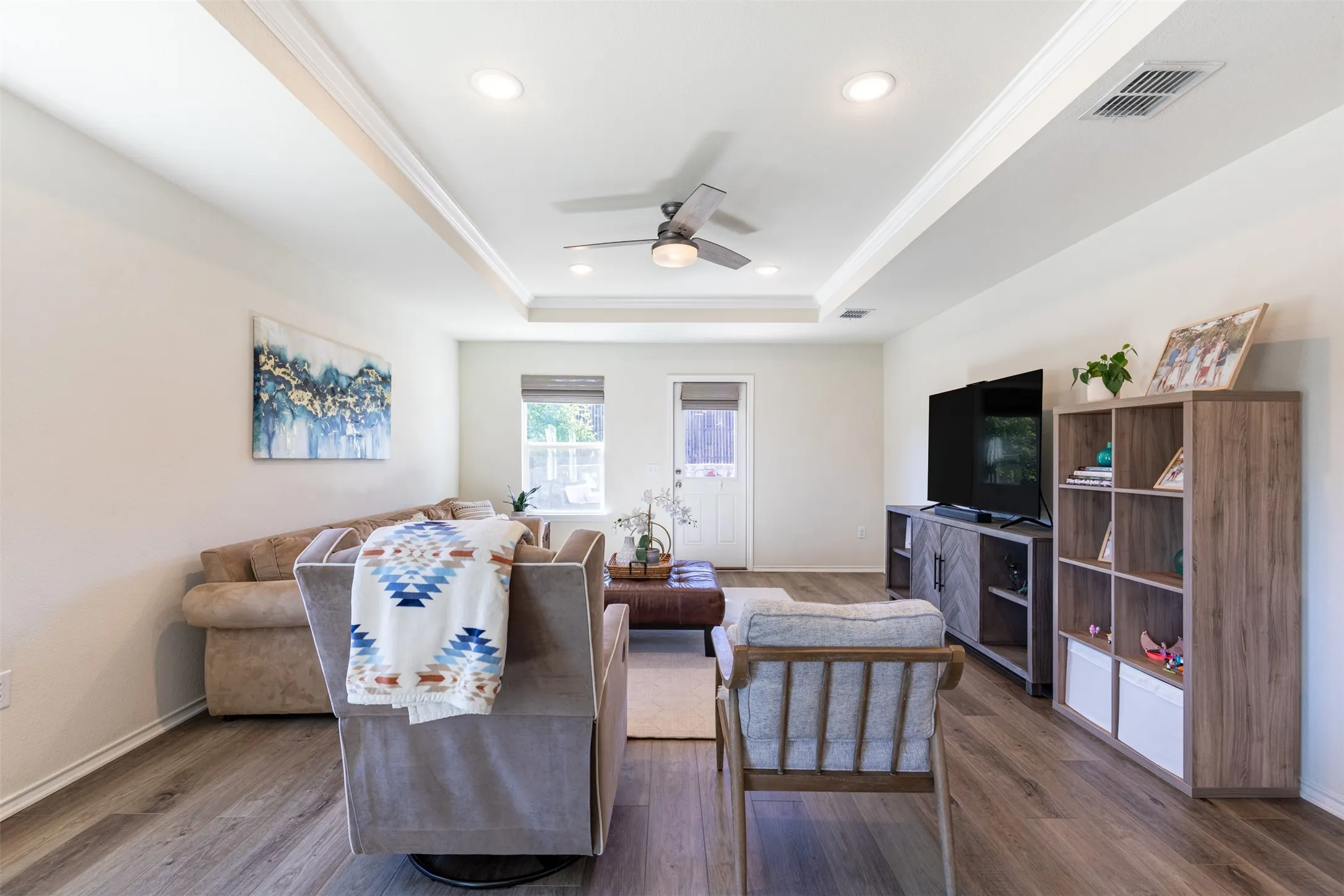 Single Family Residence For Sale in Denton County , 1340 Vernon Drive, Aubrey, Texas 76227, 3 Bedroom, 2 Bathroom, 2 Garage spaces, 1,721 Sqft, built in 2020, mls#21404636, Real Estate Agent in Aubrey, Homes For Sale in Denton county, Homes For Sale in Aubrey, Realtor in Aubrey Texas, Real Estate Brokerage Independent Realty Texas, Luminita Cordes Realtor