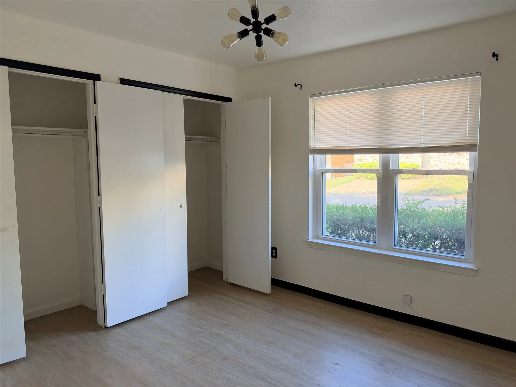 Townhouse For Rent in Dallas County , 118 Country Bend Drive, Duncanville, Texas 75137, 2 Bedroom, 2 Bathroom, Garage spaces, 1,113 Sqft, built in 1983, mls#21406705, Real Estate Agent in Duncanville, Homes For Rent in Dallas county, Homes For Rent in Duncanville, Realtor in Duncanville Texas, Real Estate Brokerage Independent Realty Texas, Luminita Cordes Realtor