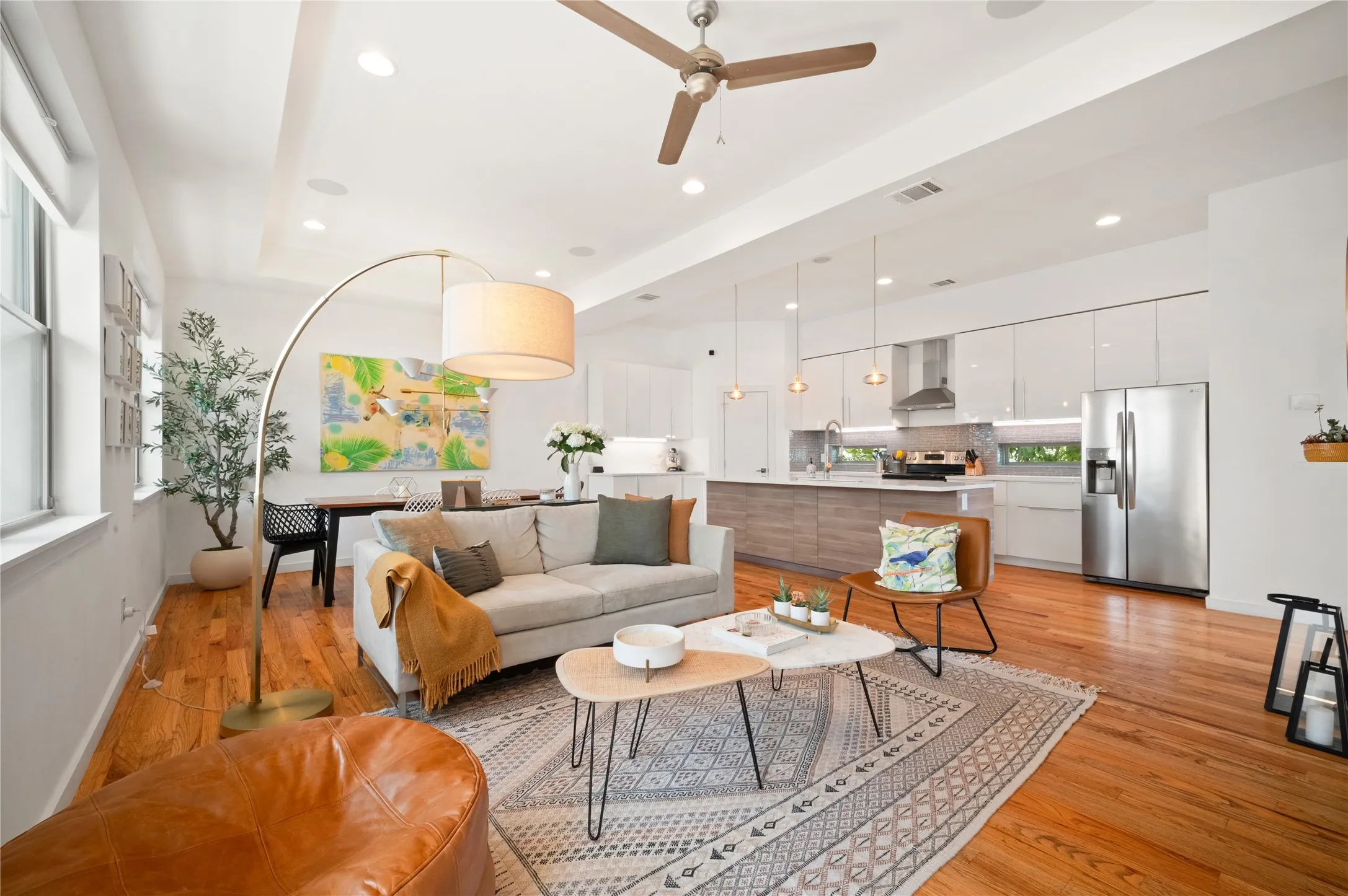 Condominium For Sale in Dallas County , 5708 Bryan Parkway A, Dallas, Texas 75206, 2 Bedroom, 3 Bathroom, 2 Garage spaces, 1,958 Sqft, built in 2016, mls#21393698, Real Estate Agent in Dallas, Homes For Sale in Dallas county, Homes For Sale in Dallas, Realtor in Dallas Texas, Real Estate Brokerage Independent Realty Texas, Luminita Cordes Realtor