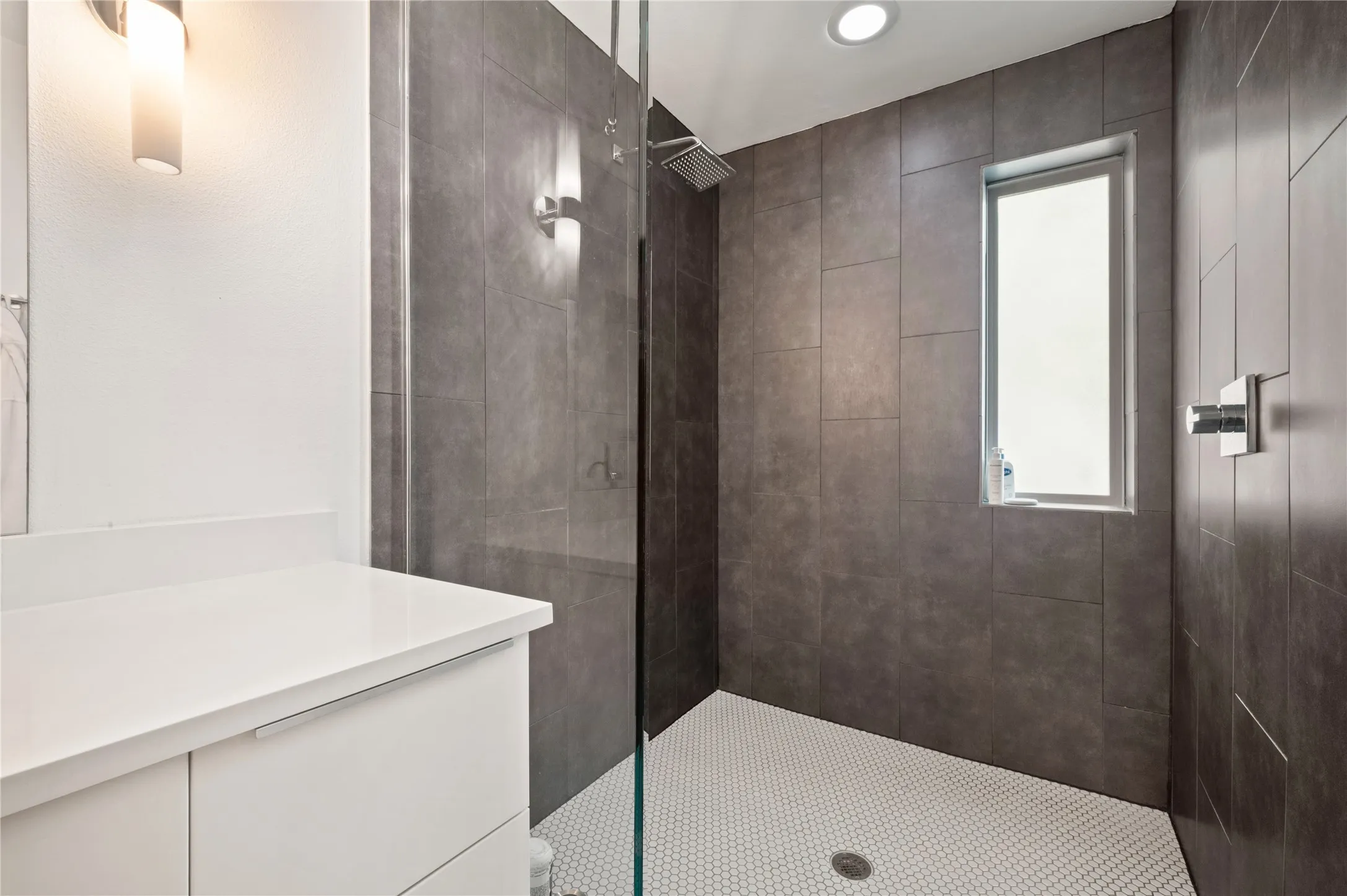 Condominium For Sale in Dallas County , 5708 Bryan Parkway A, Dallas, Texas 75206, 2 Bedroom, 3 Bathroom, 2 Garage spaces, 1,958 Sqft, built in 2016, mls#21393698, Real Estate Agent in Dallas, Homes For Sale in Dallas county, Homes For Sale in Dallas, Realtor in Dallas Texas, Real Estate Brokerage Independent Realty Texas, Luminita Cordes Realtor