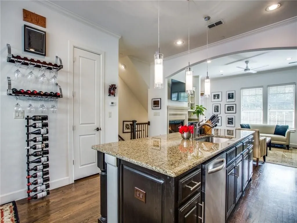 Townhouse For Rent in Dallas County , 5034 Meridian Lane, Addison, Texas 75001, 3 Bedroom, 4 Bathroom, 2 Garage spaces, 2,166 Sqft, built in 2014, mls#21406716, Real Estate Agent in Addison, Homes For Rent in Dallas county, Homes For Rent in Addison, Realtor in Addison Texas, Real Estate Brokerage Independent Realty Texas, Luminita Cordes Realtor
