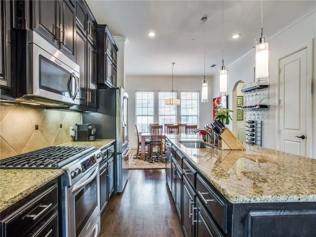 Townhouse For Rent in Dallas County , 5034 Meridian Lane, Addison, Texas 75001, 3 Bedroom, 4 Bathroom, 2 Garage spaces, 2,166 Sqft, built in 2014, mls#21406716, Real Estate Agent in Addison, Homes For Rent in Dallas county, Homes For Rent in Addison, Realtor in Addison Texas, Real Estate Brokerage Independent Realty Texas, Luminita Cordes Realtor